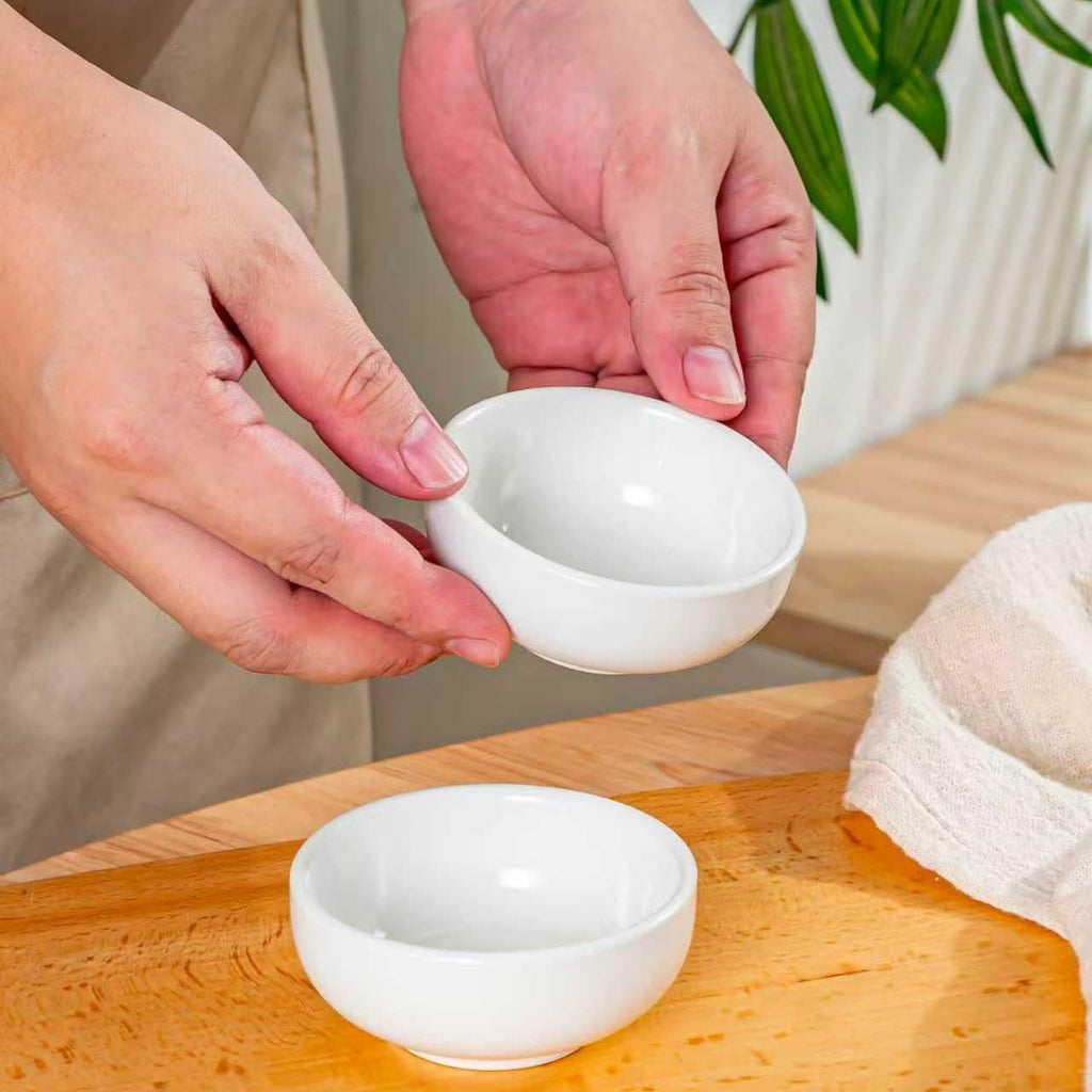 Swuut Ceramic Pinch Bowls,2.5 oz Mini Prep Dip Bowl Set,Small Dipping Salsa Charcuterie Soy Sauce Side Dish for Sushi,Set of 6 (White)