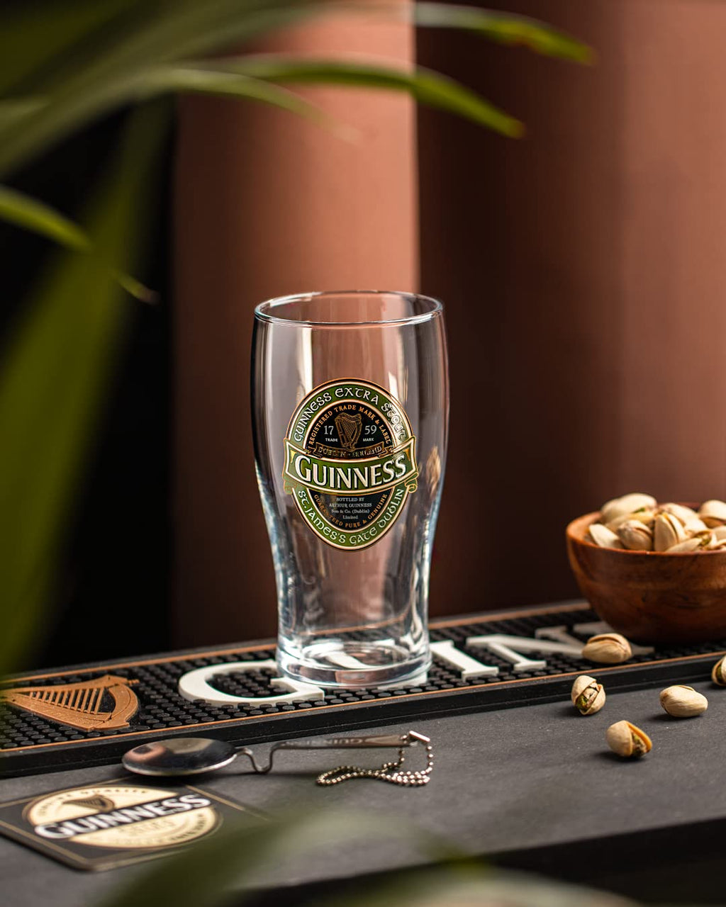 Guinness Official Green Collection Beer Glass, Classic Memorabilia (600ml)