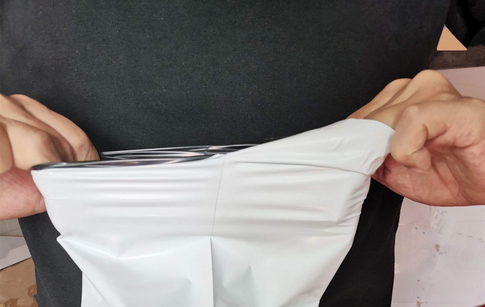 19.6 X 26 Inches White Poly Mailers，Large Self-Sealing Shipping Envelopes Water Resistant Plastic Mailing Bags 25Pcs