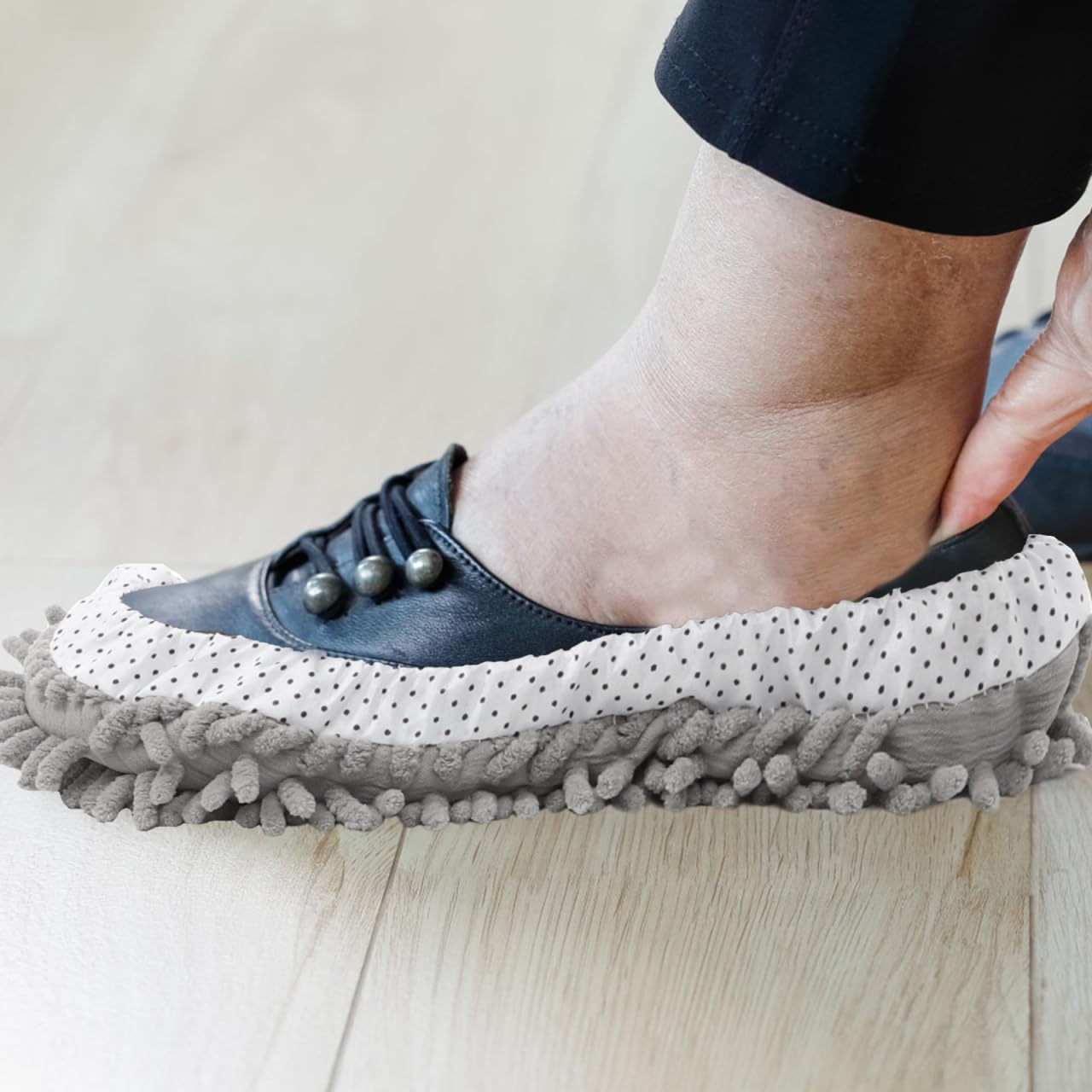 Mikinona Mop Slippers Floor Cleaning Covers 2 Pairs Washable Reusable Elastic Mop Socks for Women and Men Household Cleaning Tool