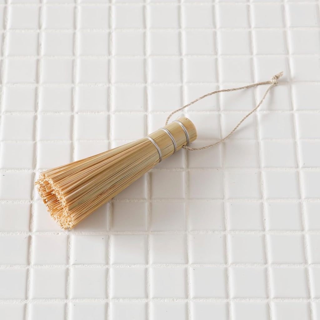 KAGOYA Bamboo Pan Brush (Sasara) – Gentle Scrubber for Cast Iron Skillets & Woks, Durable Natural Cleaning Brush, 4.7 inch with Hanging Loop