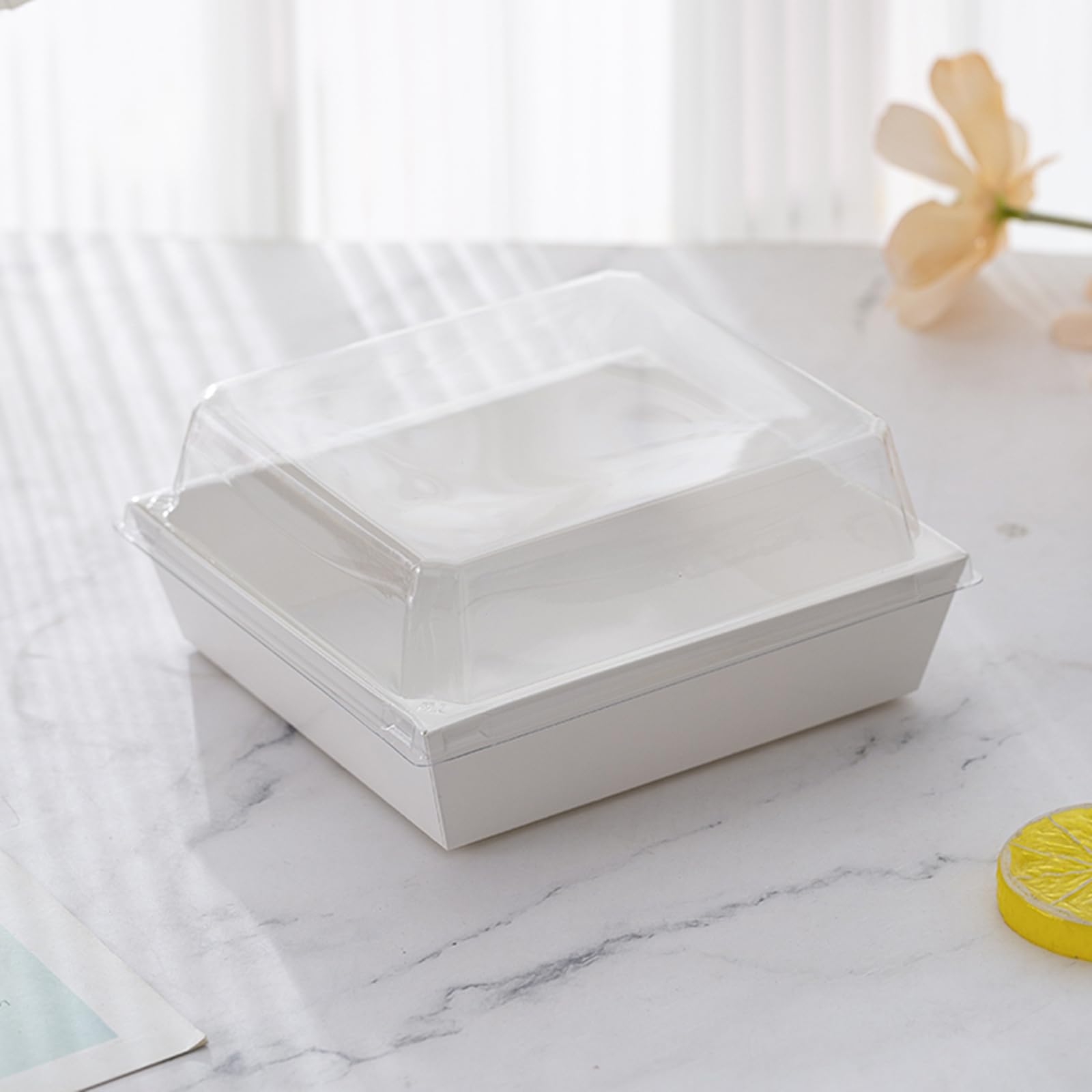 Zentriqlla 100 Pack Charcuterie Boxes with Clear Lids, Disposable Bakery Dessert Containers, To Go Treat Boxes with Twine & Stickers for Sandwich, Snacks, Cakes, Weddings, Strawberries, 5"x5"x2.6"