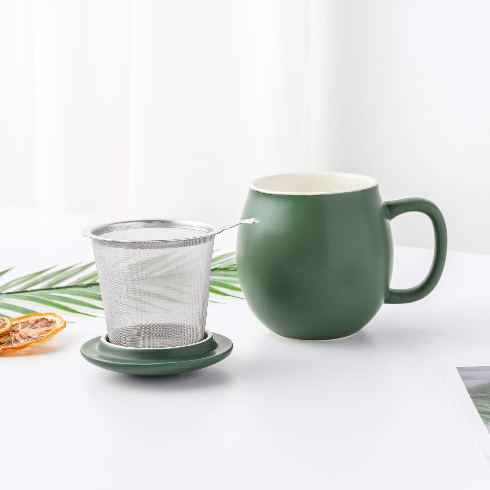 Yundu 12 OZ Porcelain Teacup with Infuser and Lid, Mug with Lid for Steeping, Matte Green