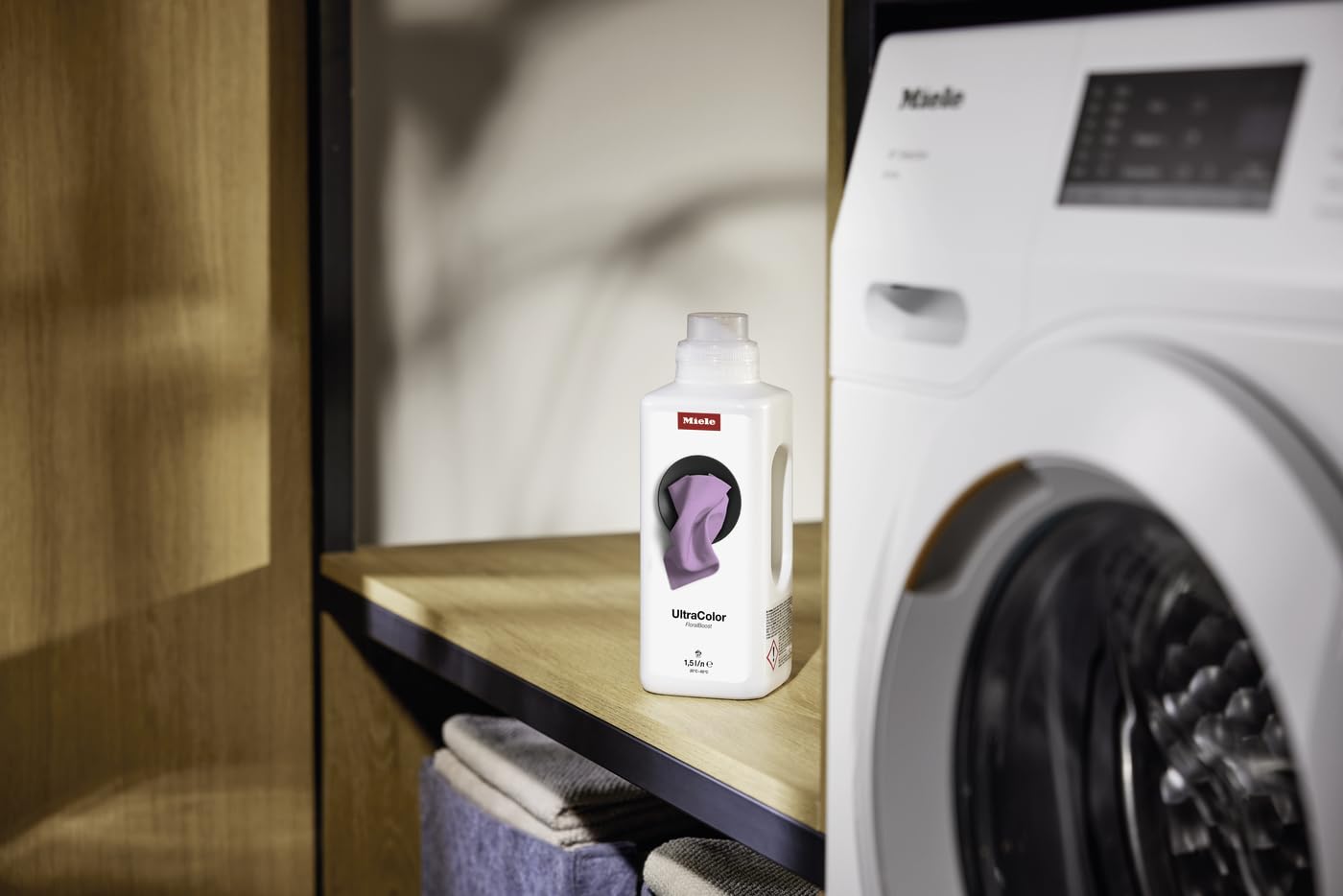 Miele Original UltraColor FloralBoost Liquid Laundry Detergent for Miele Washing Machines, Fragrant Colour Protection, 1.5 L - 12277410