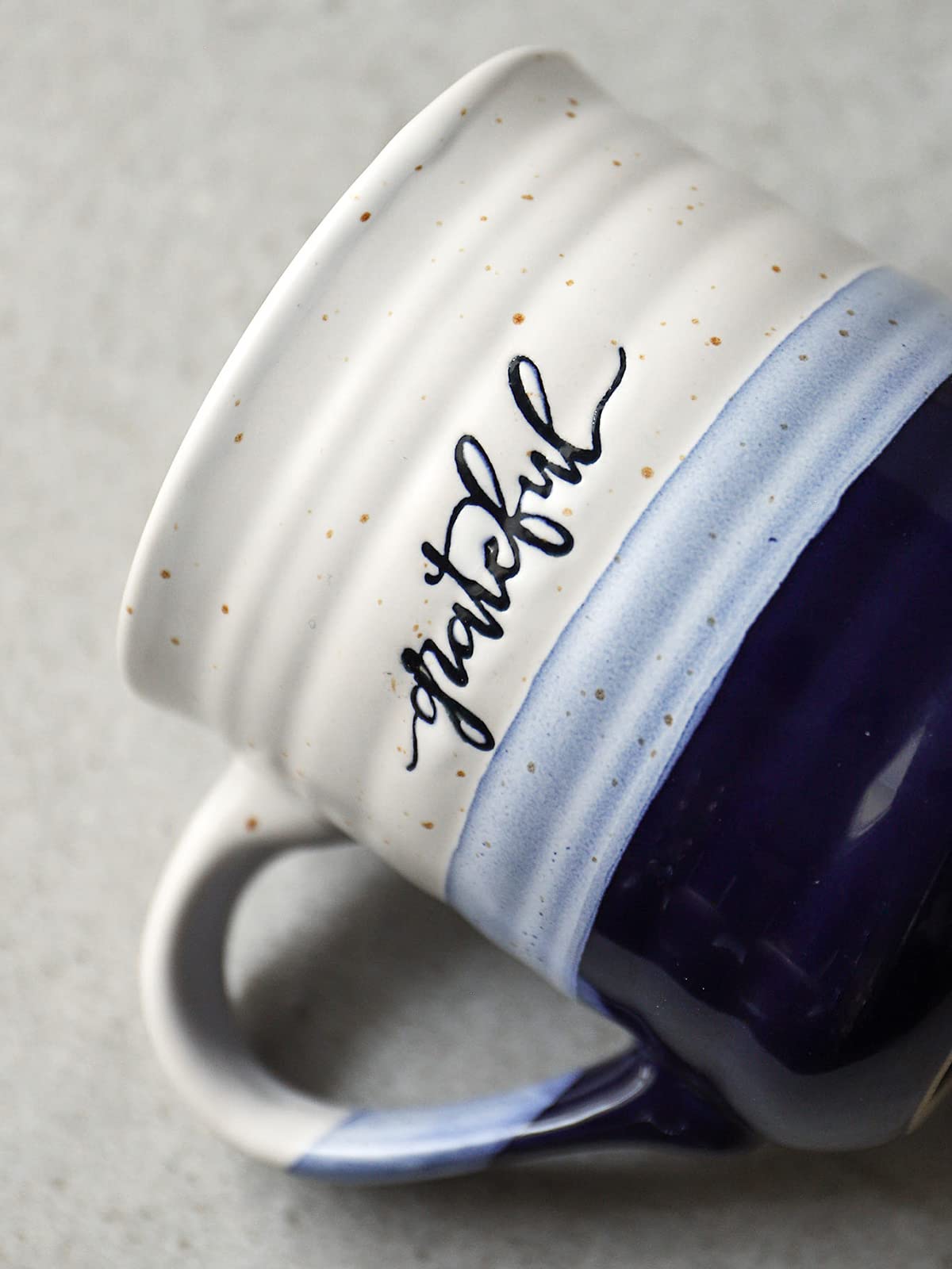DOWAN 18 oz Large Coffee Mugs, Ceramic Mug Set with Words Blessed Grateful, Easy to Hold, Stylish Texture and Glaze, Dishwasher and Microwave Safe, Thank You Gift for Family Friend, 2 PCS