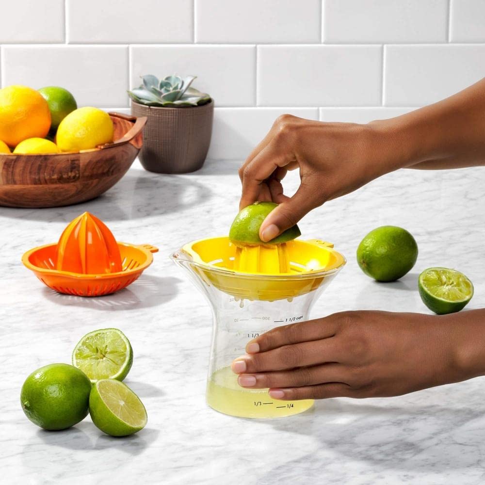 OXO Good Grips 11263400 2-in-1 Citrus Juicer, clear, orange, yellow, small