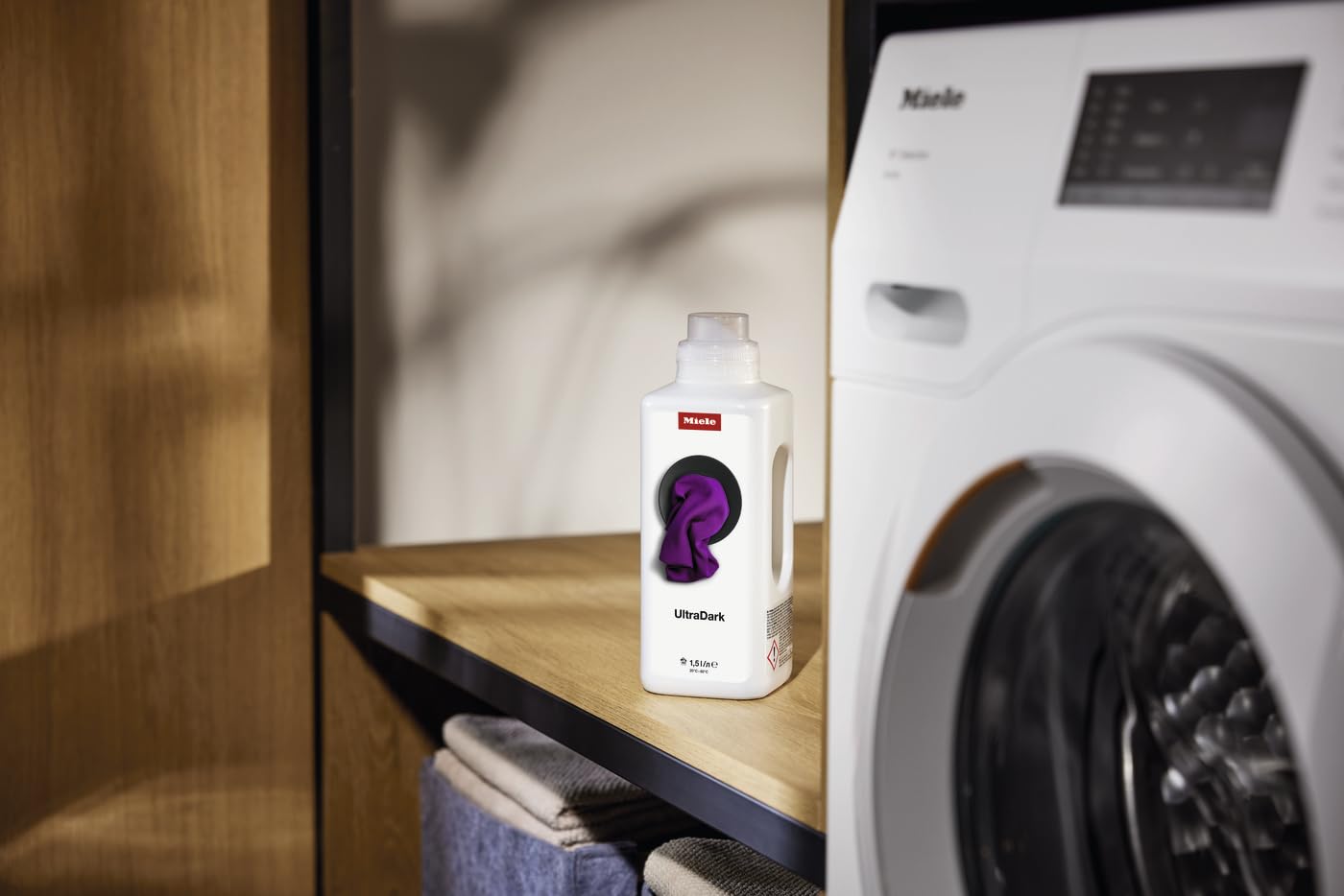 Miele Original UltraDark Liquid Laundry Detergent for Miele Washing Machines, Colour Protection for Dark and Black Fabrics, 1.5 L - 11986840