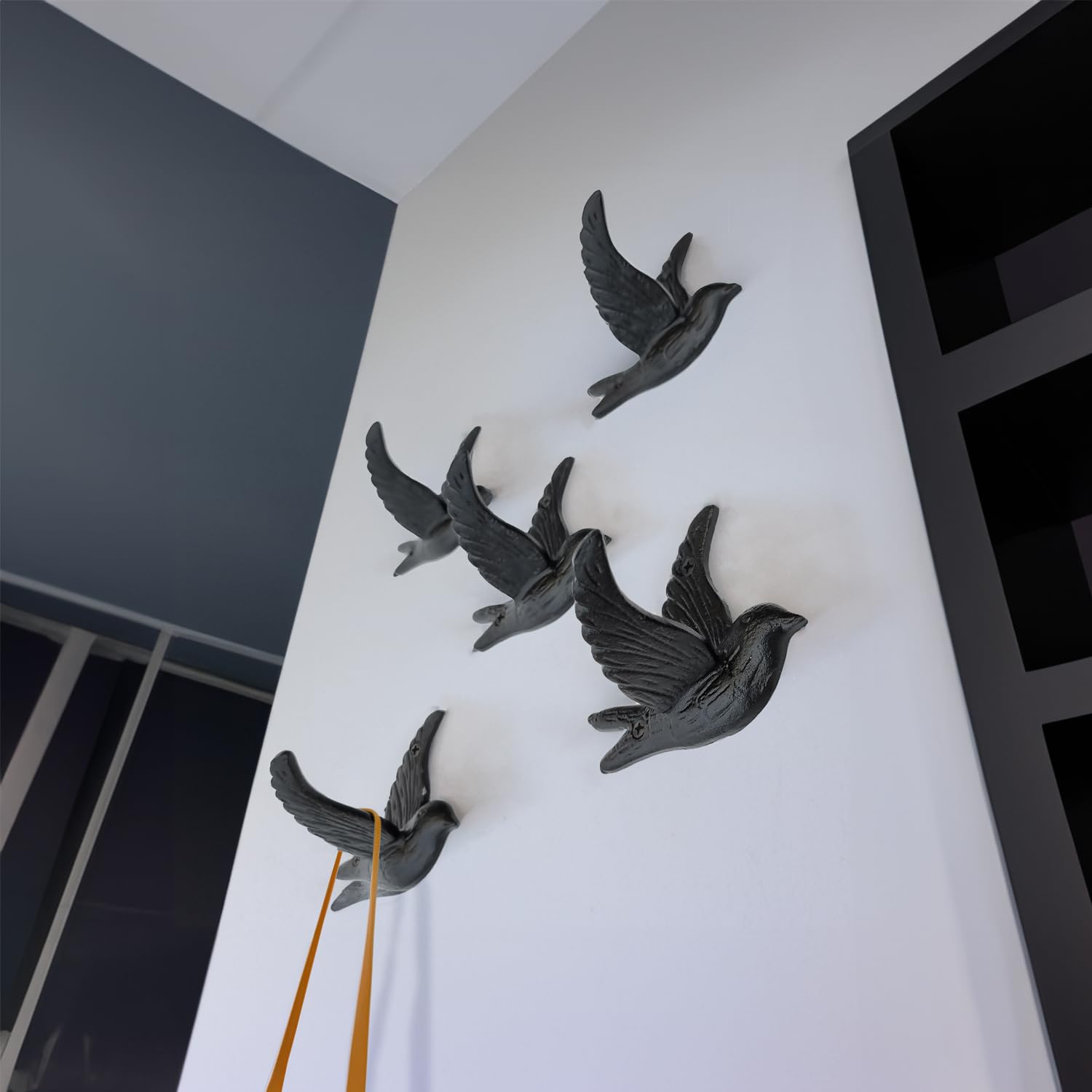 Ambipolar 5-Pack Bird Flying Style Coat Hooks, Vintage Black Hooks for Coats, Hats, and More, Sturdy Cast Iron Construction, Rustic Farmhouse Theme, Easy Installation Versatile and Durable