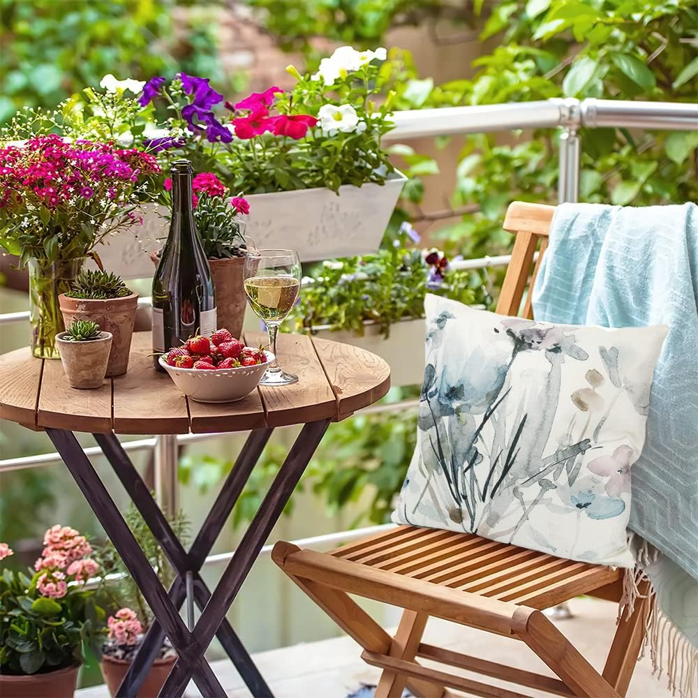 4 Pack Throw Pillow Covers 18 x 18 Inch, Decorative Pillow Covers, Double Sided Printing Soft Short Velour Cushion Covers, Flower Outdoor Home Decor for Couch Sofa Chair Bedroom Car, 45 x 45 cm