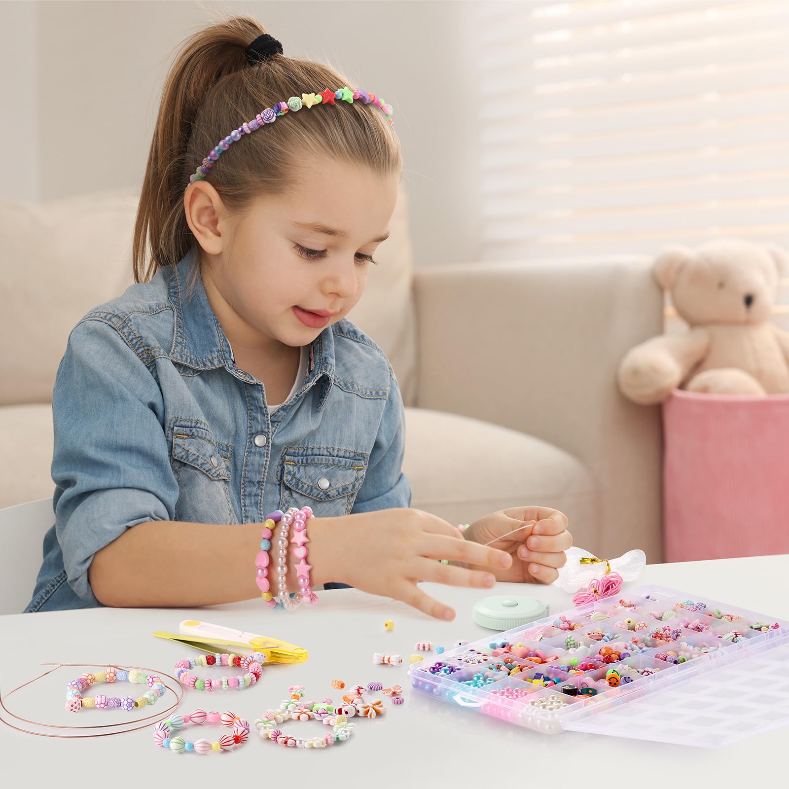 Funtopia Bracelet Making Kit for Girls, 780 Pcs 32 Types Beads for Bracelets Necklaces Headbands Making, Jewelry Making Kits with Clay Charms, Letter Bead and Pearl Bead, DIY Art Crafts Gifts for Birthday, Party, Holiday