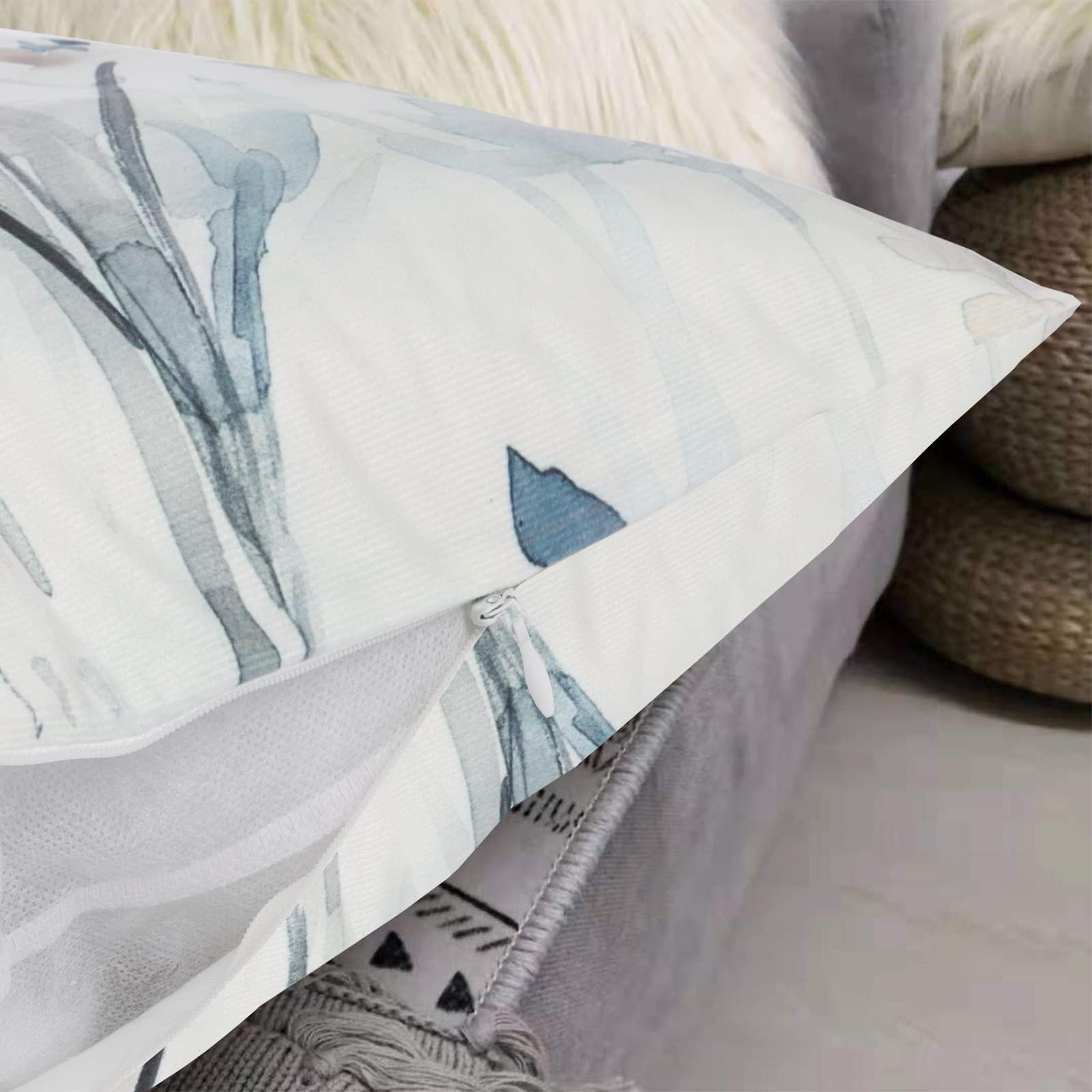 4 Pack Throw Pillow Covers 18 x 18 Inch, Decorative Pillow Covers, Double Sided Printing Soft Short Velour Cushion Covers, Flower Outdoor Home Decor for Couch Sofa Chair Bedroom Car, 45 x 45 cm
