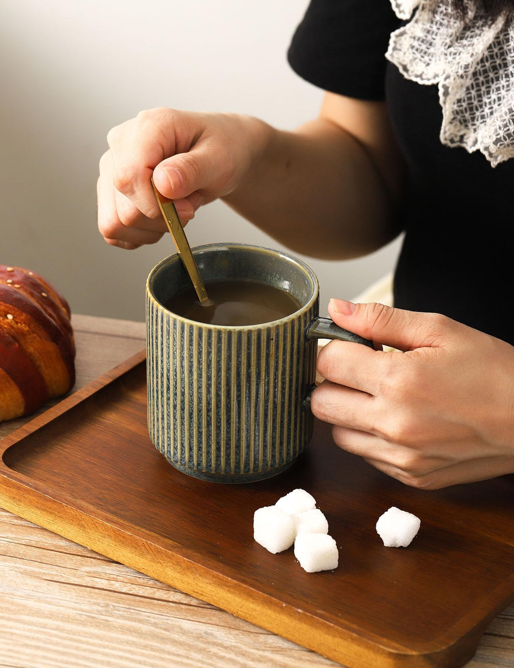 Seyatoo Coffee Mugs Set of 4, Ceramic Ribbed Tea Coffee Cups with Handle, Large Porcelain Mug for Americano, Latte, Cappuccino, Hot Chocolate, Green