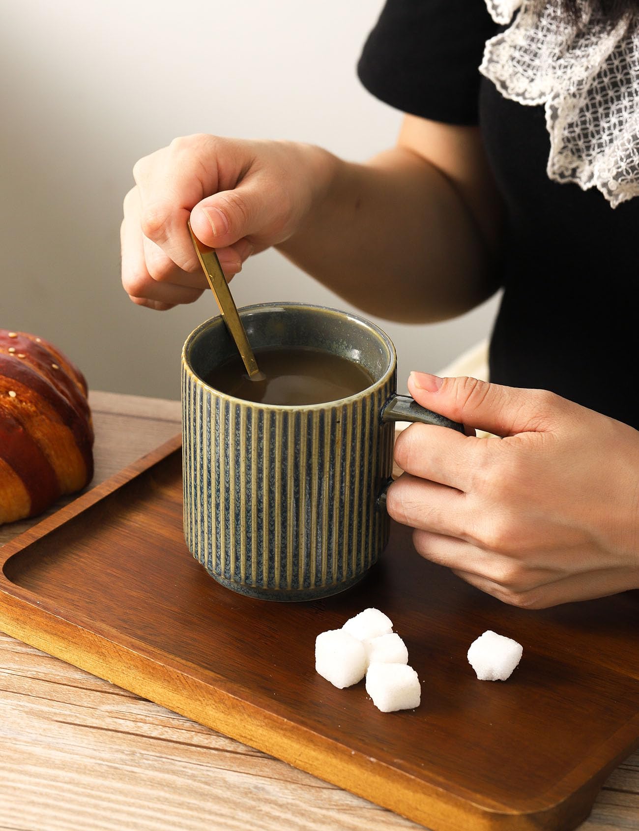 Seyatoo Coffee Mugs Set of 4, Ceramic Ribbed Tea Coffee Cups with Handle, Large Porcelain Mug for Americano, Latte, Cappuccino, Hot Chocolate, Green