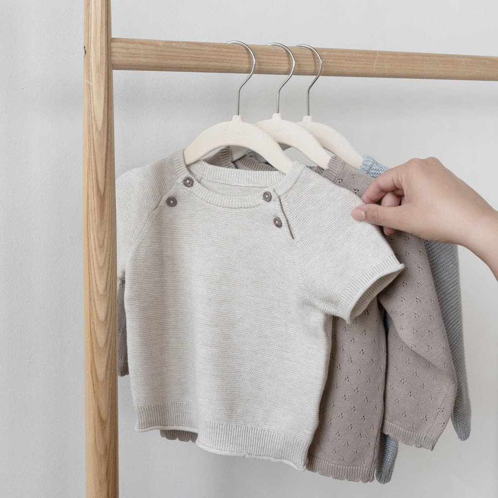 3 Sprouts Velvet Baby Hangers - Non-Slip, Infant & Toddler Velvet Hangers - Slim Kids Hangers & Baby Clothes Hangers, Cintres Pour Bébé (Cream)