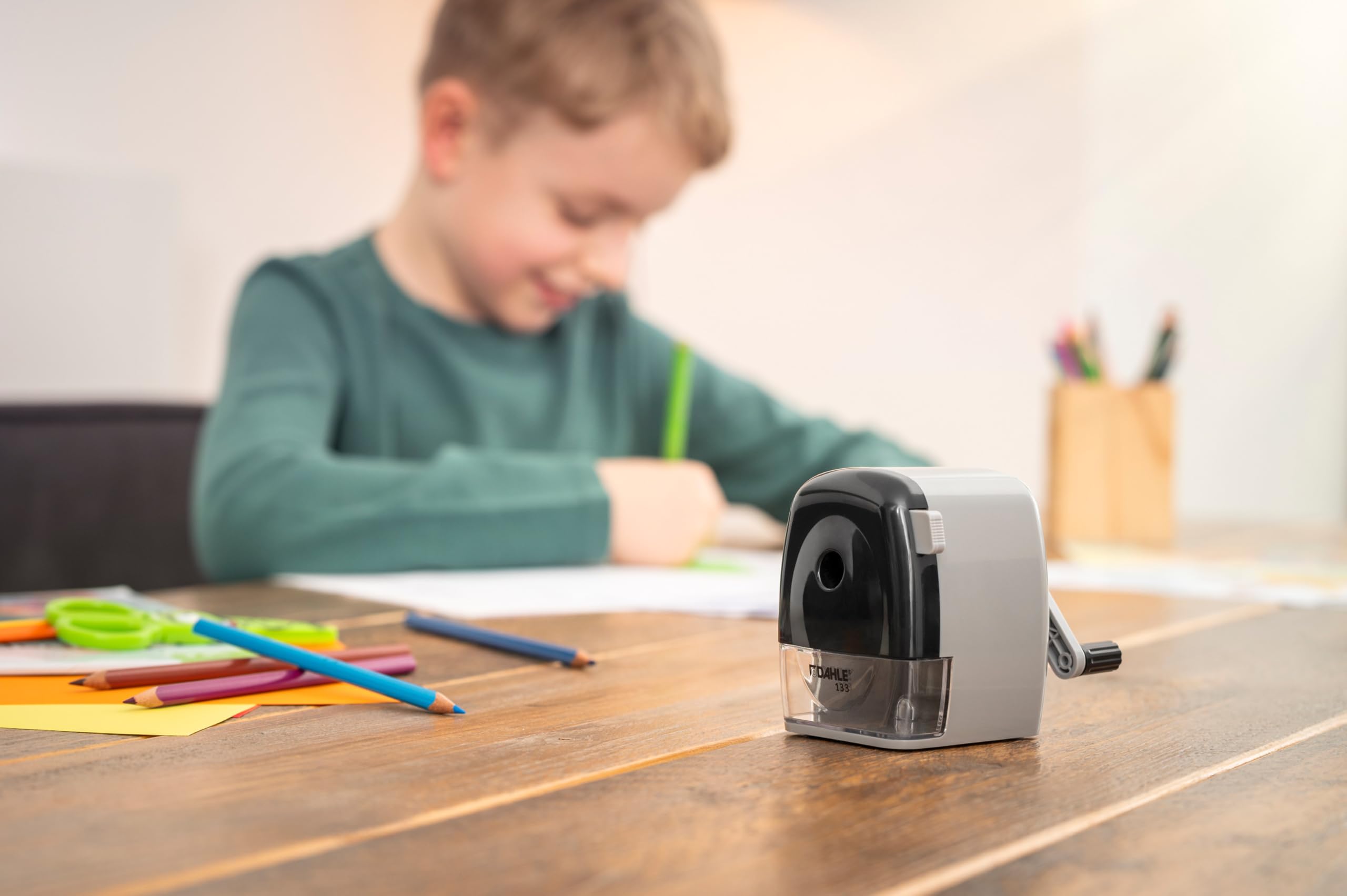 Dahle 133 Pencil Sharpener w/Automatic Cutting System, Adjustable Point, Accepts Graphite & Oversized Artist Pencils