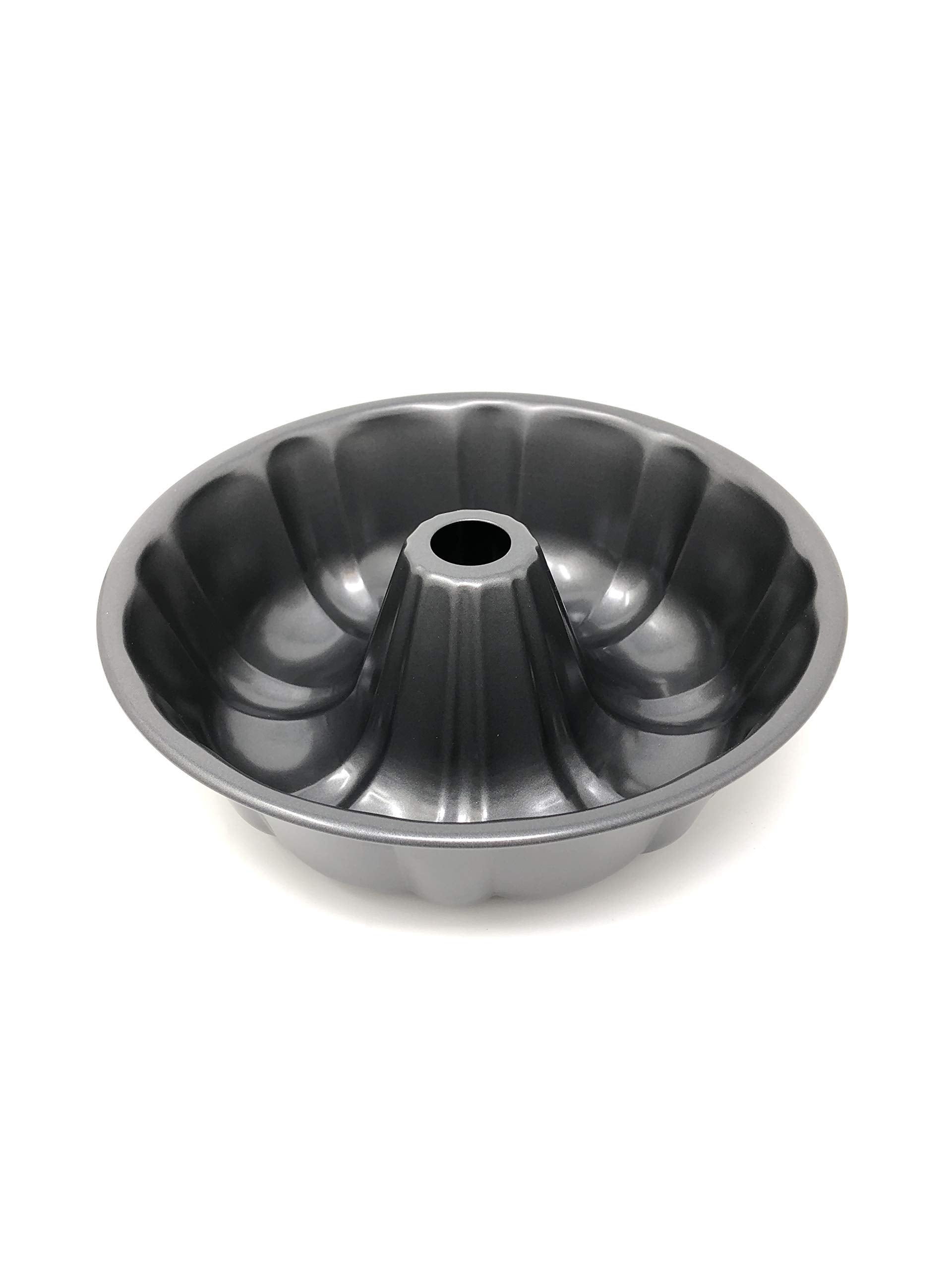 Chicago Metallic - Nonstick Fluted Cake Pan, Perfect for Bundt Cakes, Monkey Breads, Casseroles, Lasagnas, and More! (10", Gray)