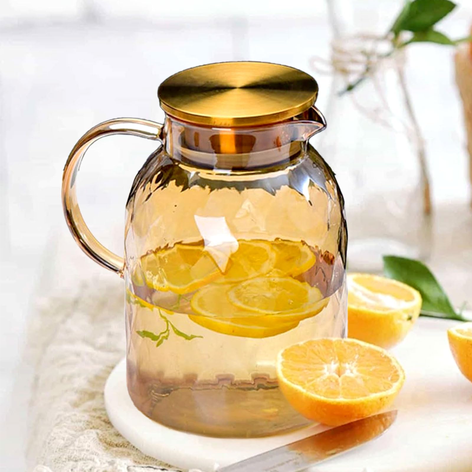 1.8L 60 oz Amber Glass Pitcher with Lid and Handle 2 Quart Water Pitcher with Spout Beverage Serveware Iced Tea Jug Water Carafe Heat Resistant Refrigerator Usable