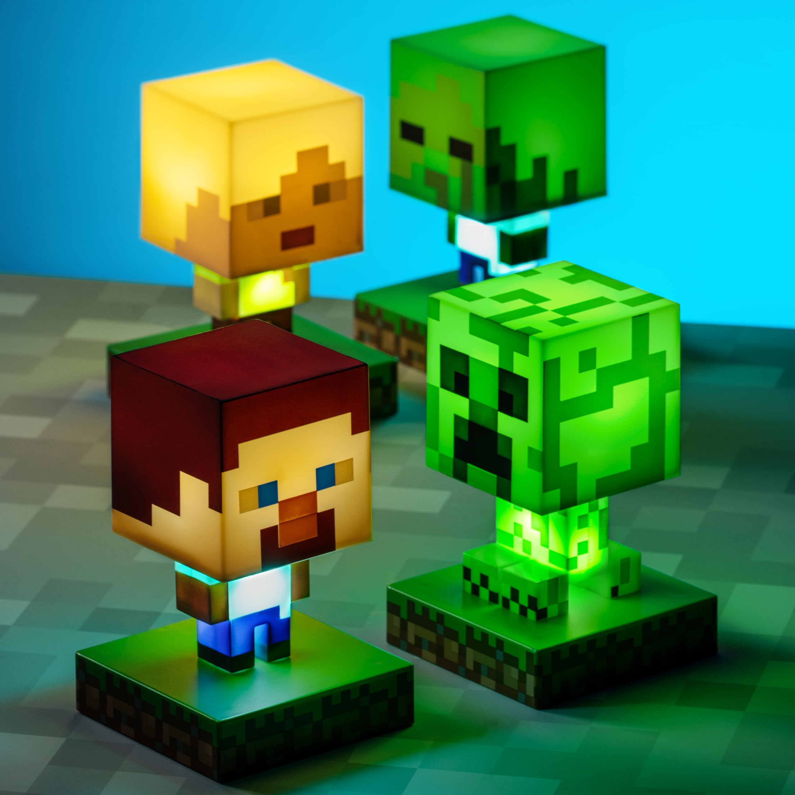 Minecraft Creeper Light, 3D Lamp - Officially Licensed Night Light - 12 cm Tall, Battery Powered, Gaming Room & Bedroom Decor for Minecraft Gamers | Paladone