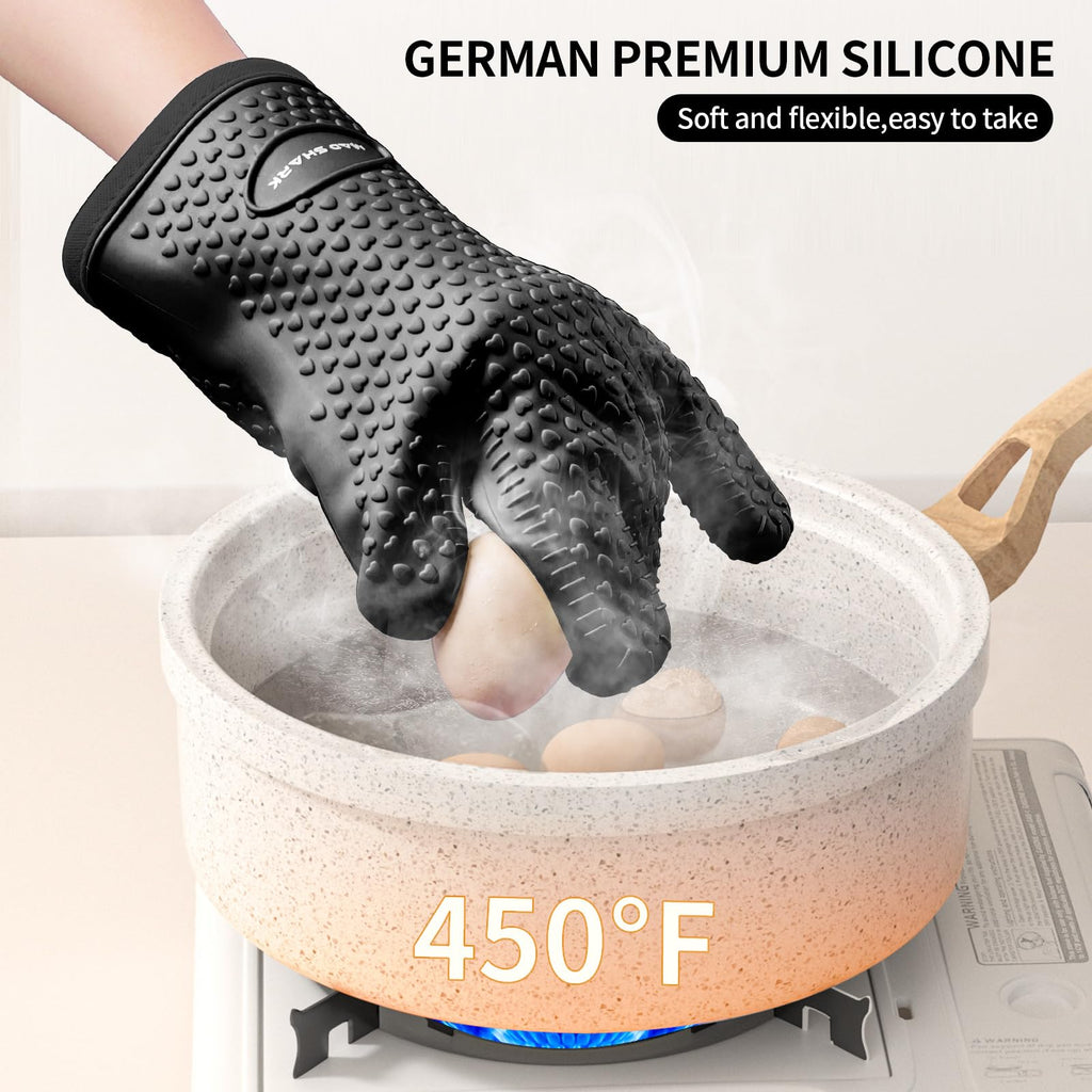 MAD SHARK Silicone Oven Mitts Heat Resistant 450 Degrees,Waterproof & Non-Slip Oven Gloves with Fingers,Cotton Lined Silicone Oven Gloves Kitchen Mitts for Baking Cooking Barbecue,Women (Black)