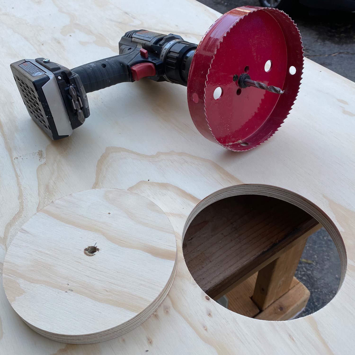 Hole Saw 6-1/8 inch in Diameter, 155mm HSS Bi-Metal Hole Cutter with Center Bit for Cutting Wood, Plastic, Plasterboard and Soft Metal Sheet