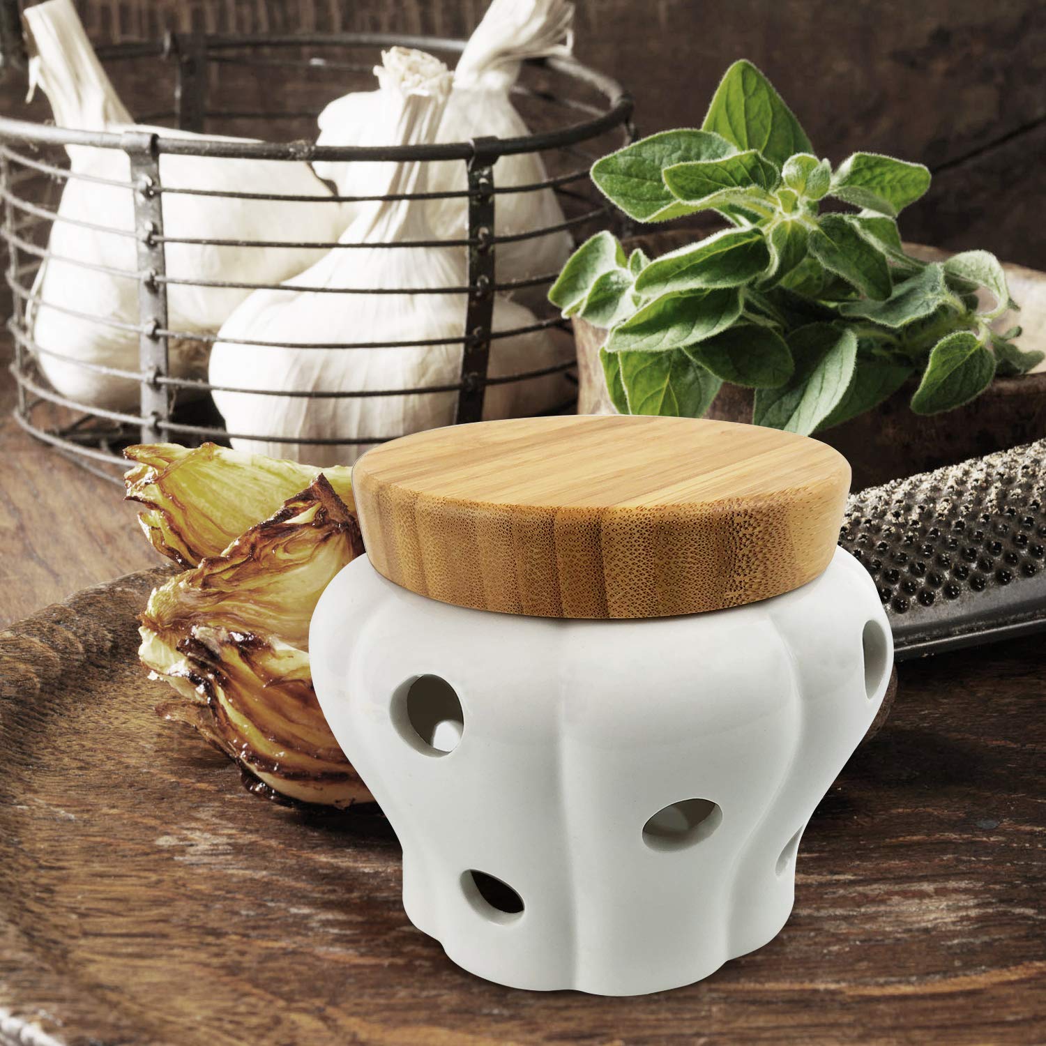 MAYMII·HOME 550ml 4.3x4.3x3.6(In) White Garlic Ginger Keeper Vented Ceramic Storage Container White Stoneware with Bamboo Lid