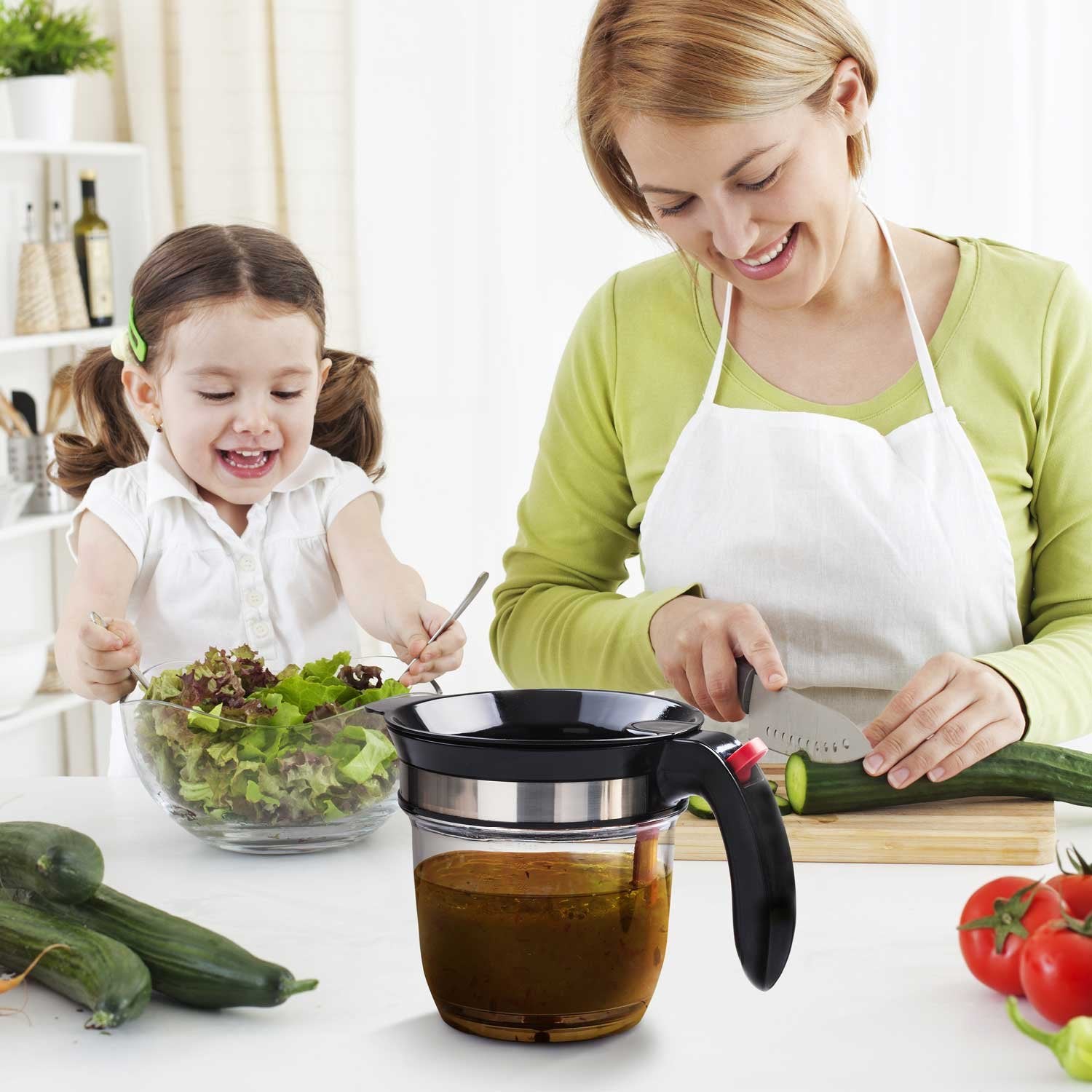 Fat Separator With Bottom Release - 4 Cup Gravy & Fat Separator with Strainer