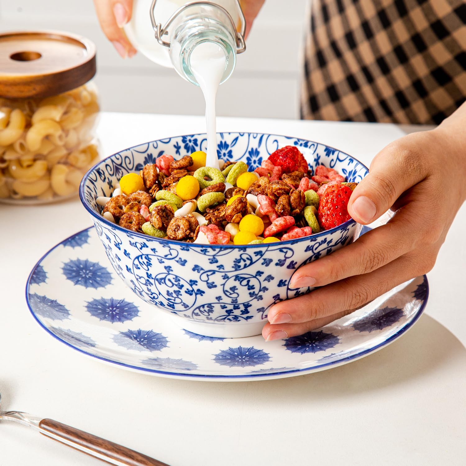 Cerkik Ceramic Soup Bowls Set – 24 Oz / 680 ml Deep Cereal Bowls, 6 Inch / 15.8 cm Large Porcelain Dinner Bowls for Salad, Pasta, Dessert, Oatmeal – Microwave Dishwasher Safe – Set of 6 – Vintage Blue