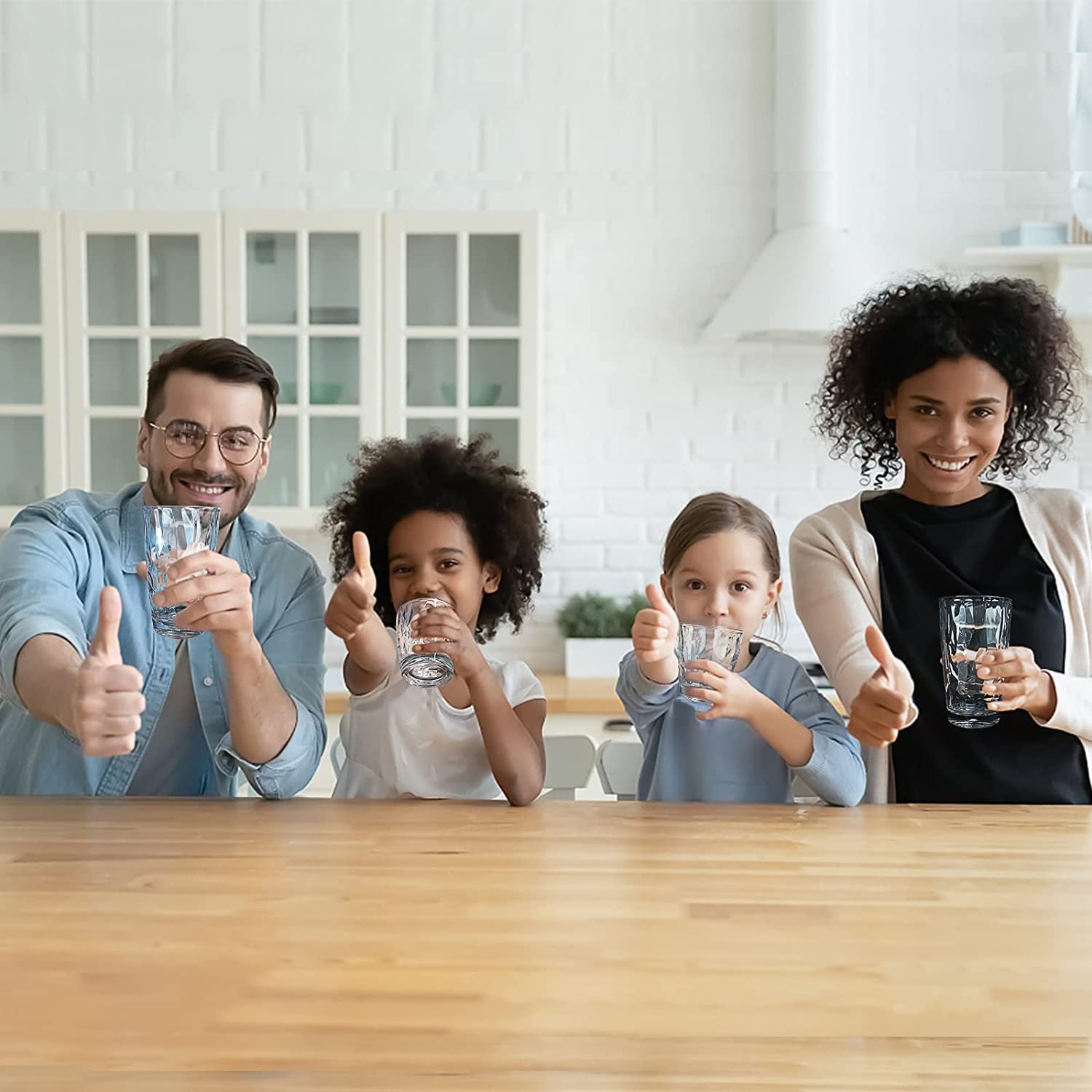 Plastic Water Tumblers | Set of 8 Transparent Unbreakable Drinking Glasses Clear Acrylic Reusable Juice Wine Cups |4 Each: 12-Ounce and 16-Ounce for Home Picnic Party, Dishwasher Safe, Stackable