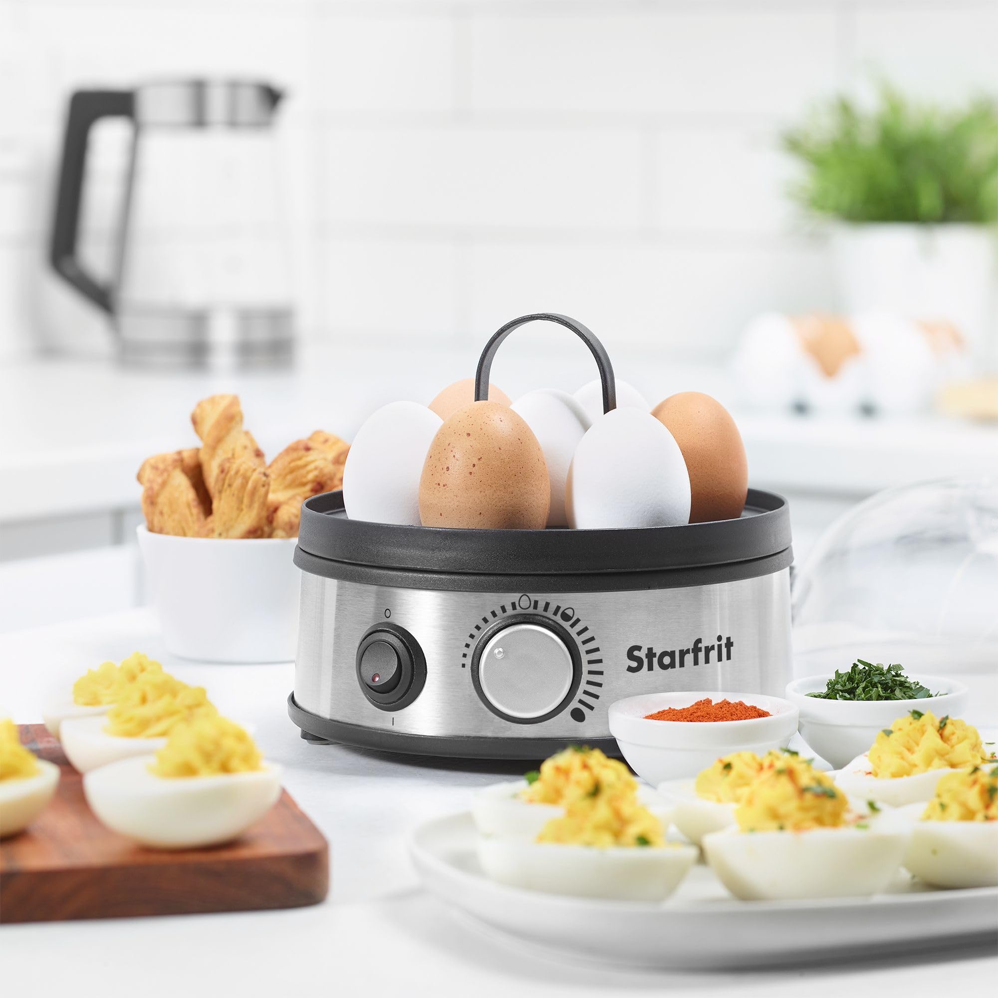 Starfrit 7-Egg Cooker with Measuring Cup - Dry Boil Protection - 3 Settings