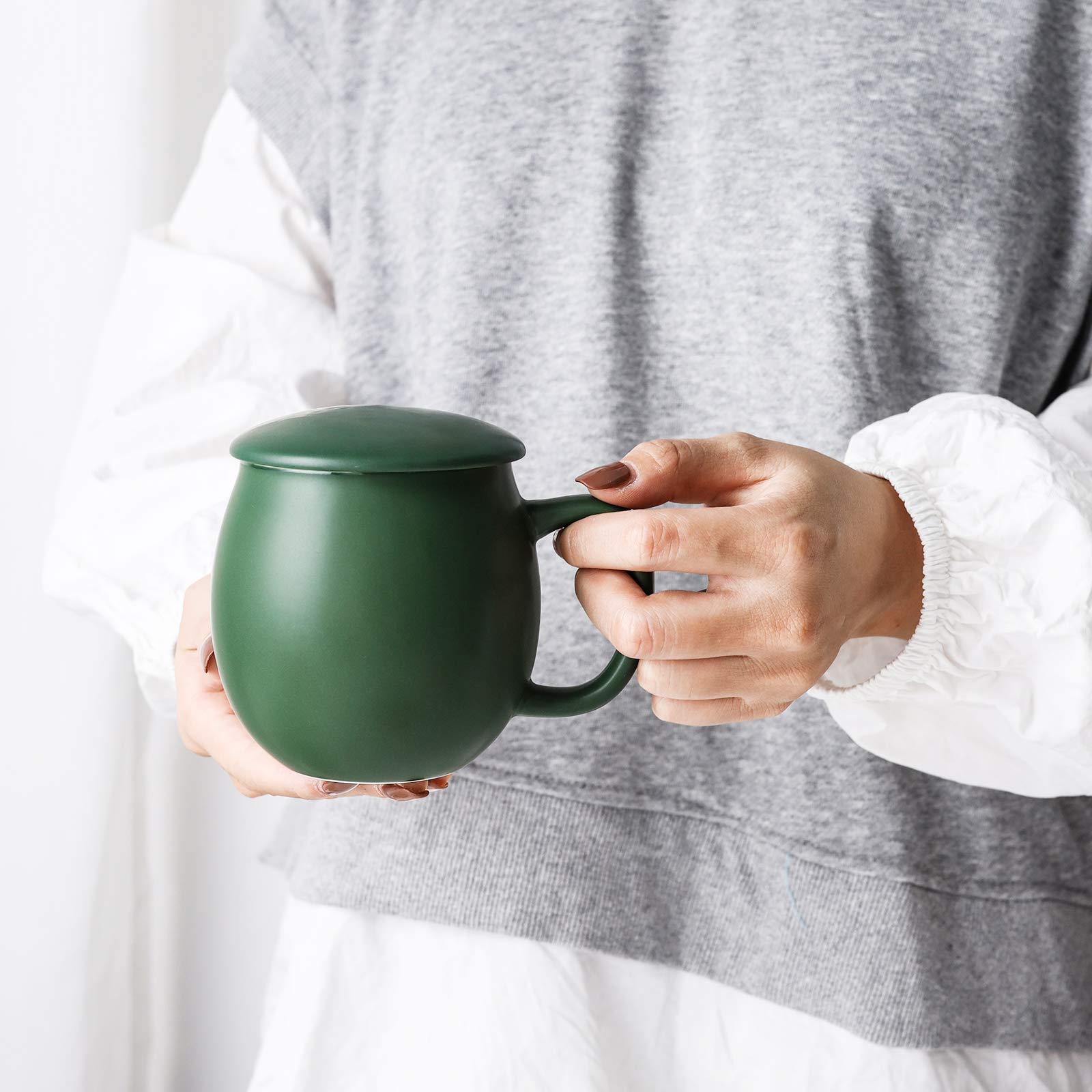 Yundu 12 OZ Porcelain Teacup with Infuser and Lid, Mug with Lid for Steeping, Matte Green
