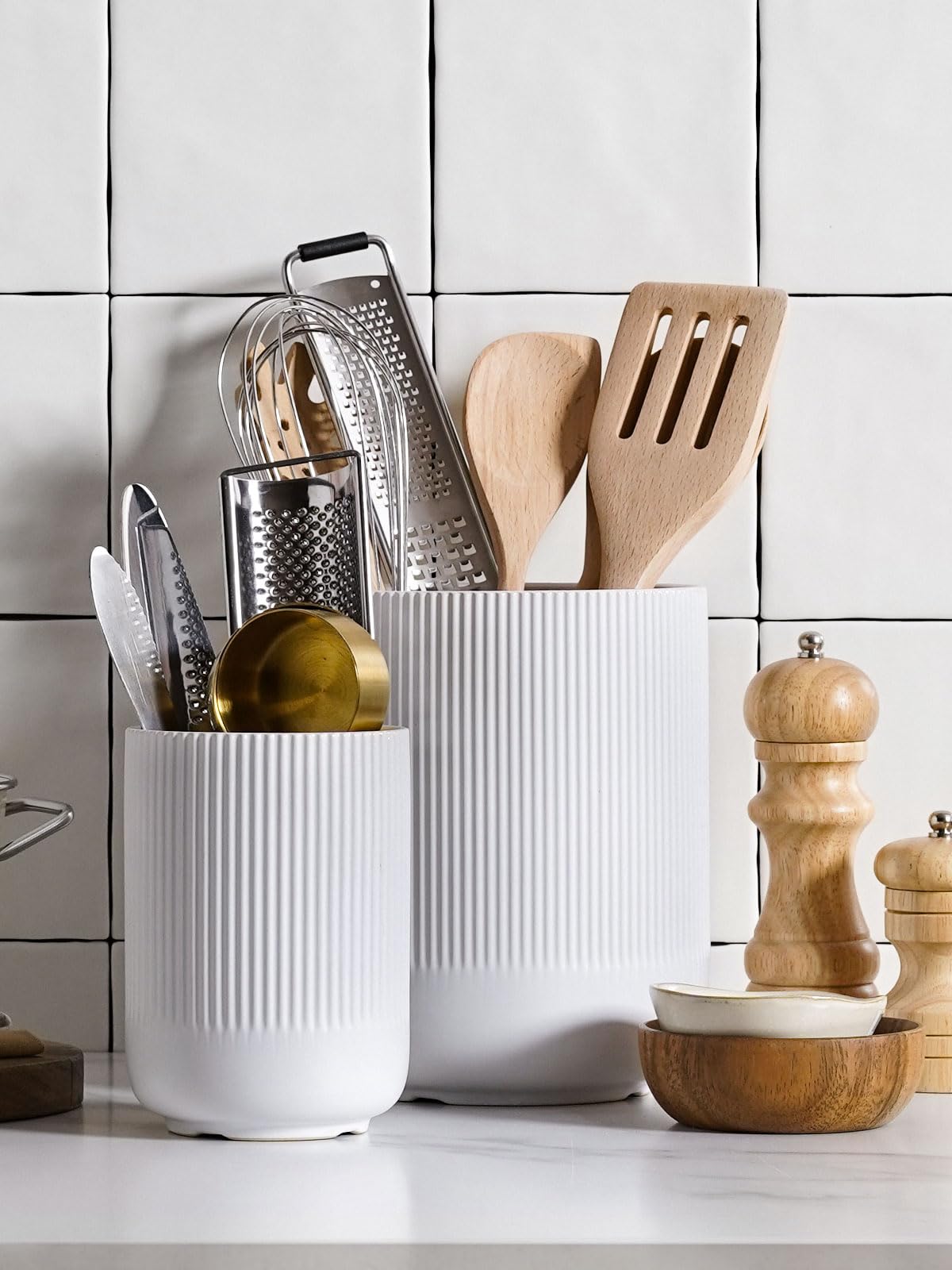 LE TAUCI Utensil Holder, Set of 2, 7.3"+5.4" Ceramic Kitchen Utensil Holder for Counter, Large Cooking Utensil Crocks for Kitchen Decor, Morden Utensil Organizer for Spatula, White