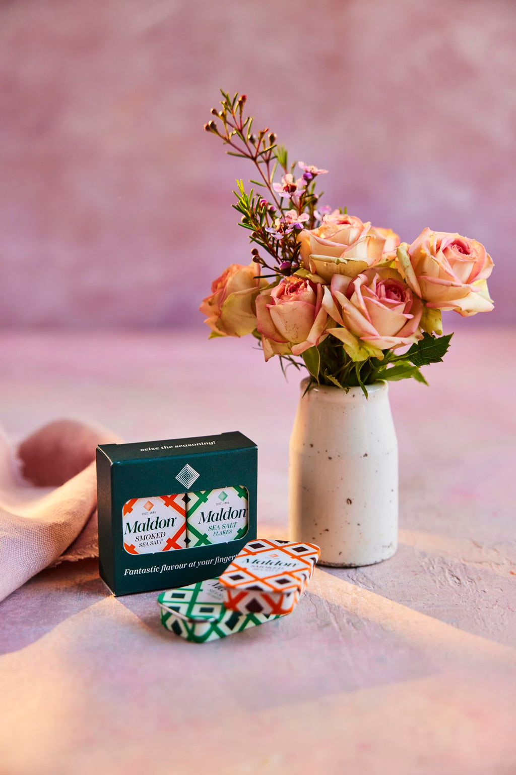 Maldon Salt - Pinch Tin Set - 2 x Original Sea Salt Pinch Tins and 2 x Smoked Sea Salt Pinch Tins - Pocket Sized Tins - Perfect for Picnics and Travel - 4 Tins (SALT NOT INCLUDED)
