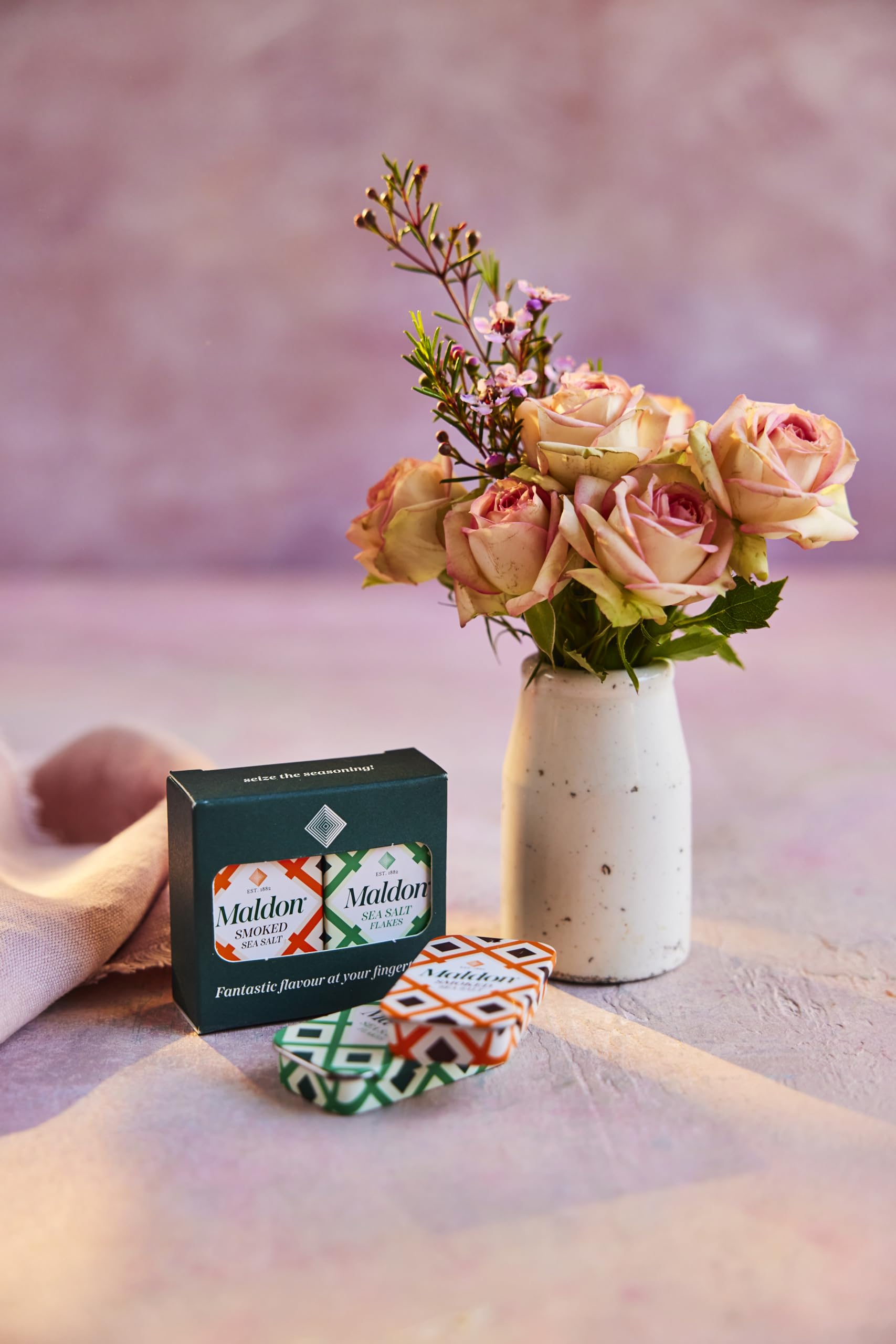 Maldon Salt - Pinch Tin Set - 2 x Original Sea Salt Pinch Tins and 2 x Smoked Sea Salt Pinch Tins - Pocket Sized Tins - Perfect for Picnics and Travel - 4 Tins (SALT NOT INCLUDED)