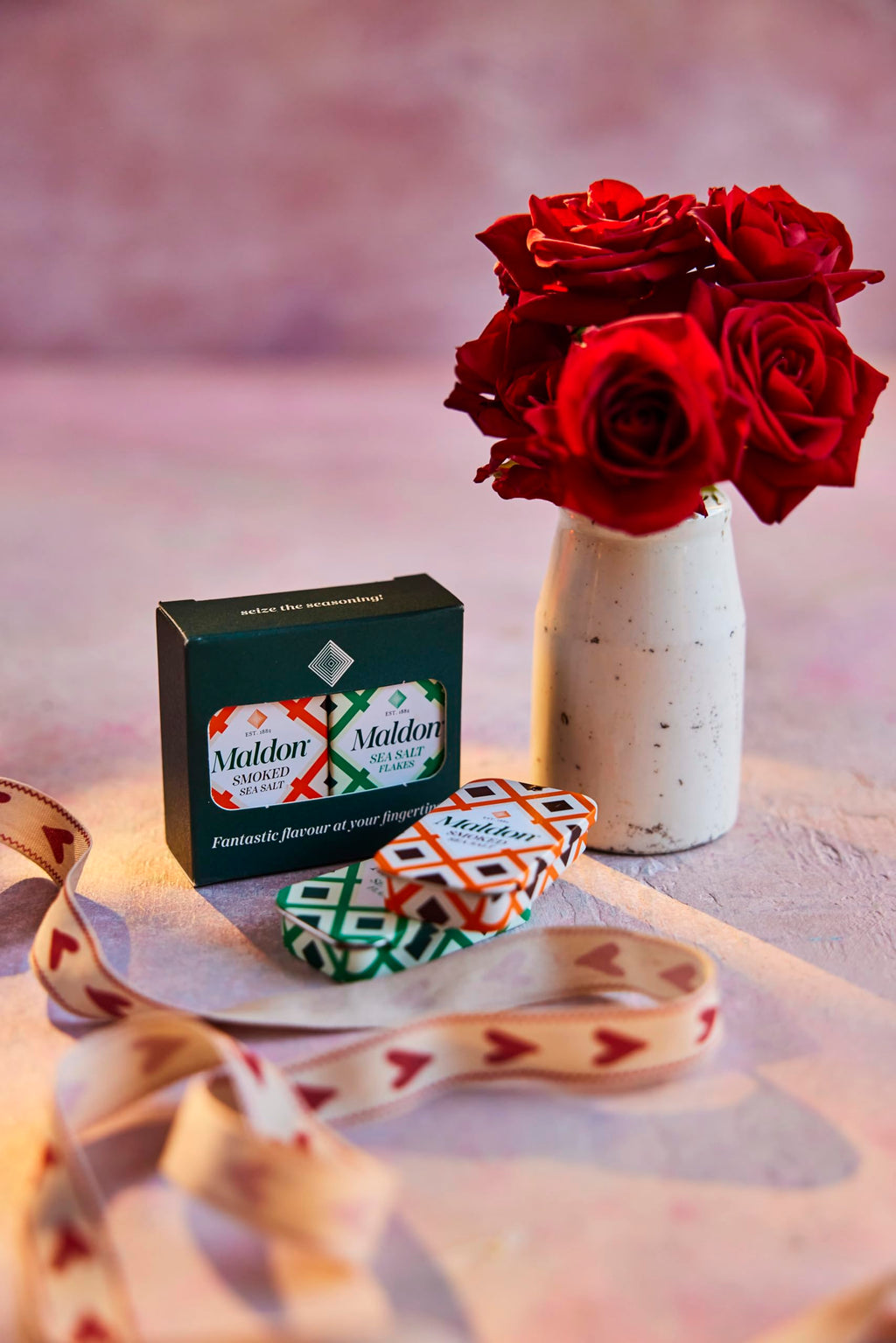 Maldon Salt - Pinch Tin Set - 2 x Original Sea Salt Pinch Tins and 2 x Smoked Sea Salt Pinch Tins - Pocket Sized Tins - Perfect for Picnics and Travel - 4 Tins (SALT NOT INCLUDED)
