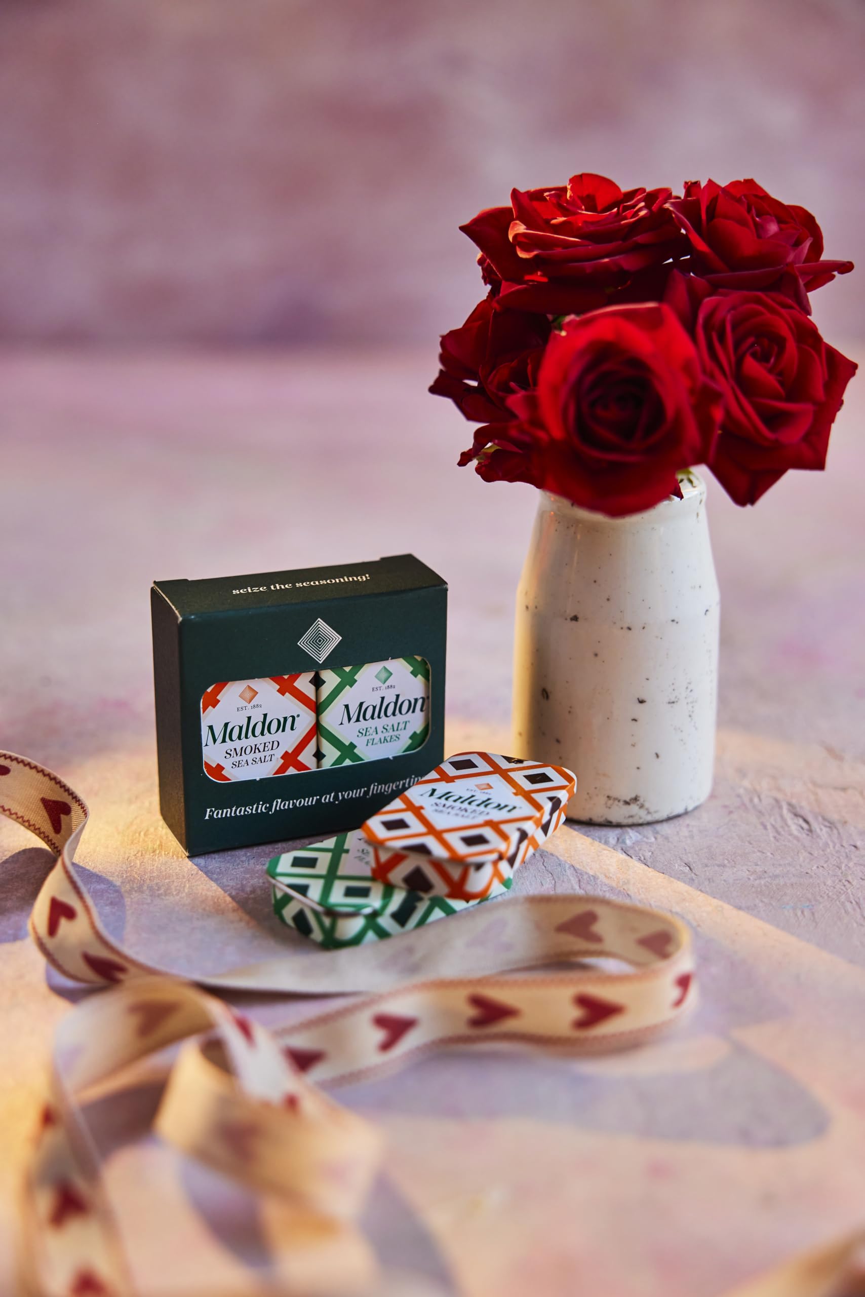 Maldon Salt - Pinch Tin Set - 2 x Original Sea Salt Pinch Tins and 2 x Smoked Sea Salt Pinch Tins - Pocket Sized Tins - Perfect for Picnics and Travel - 4 Tins (SALT NOT INCLUDED)