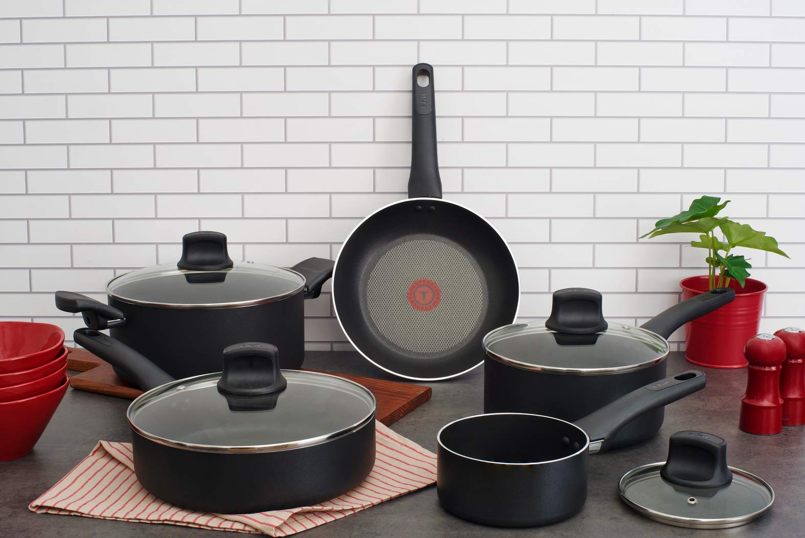 T-FAL, Intuition, Nonstick Fry pan, 20 cm/ 7.8 in, Thermo-Spot Heat Indicator,Black, All cooktops (excluding Induction), Oven-Safe 175˚C/350˚F Frying Pan, Non Stick Frying Pan, Cookware, Egg Pan