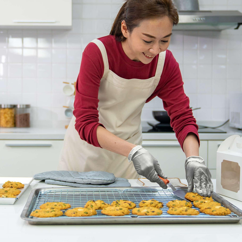 Chrome Disposable Nitrile Gloves X Large - 200 Pack - 3 Mil - Powder and Latex Free - Non-Sterile - Food Safe Gloves