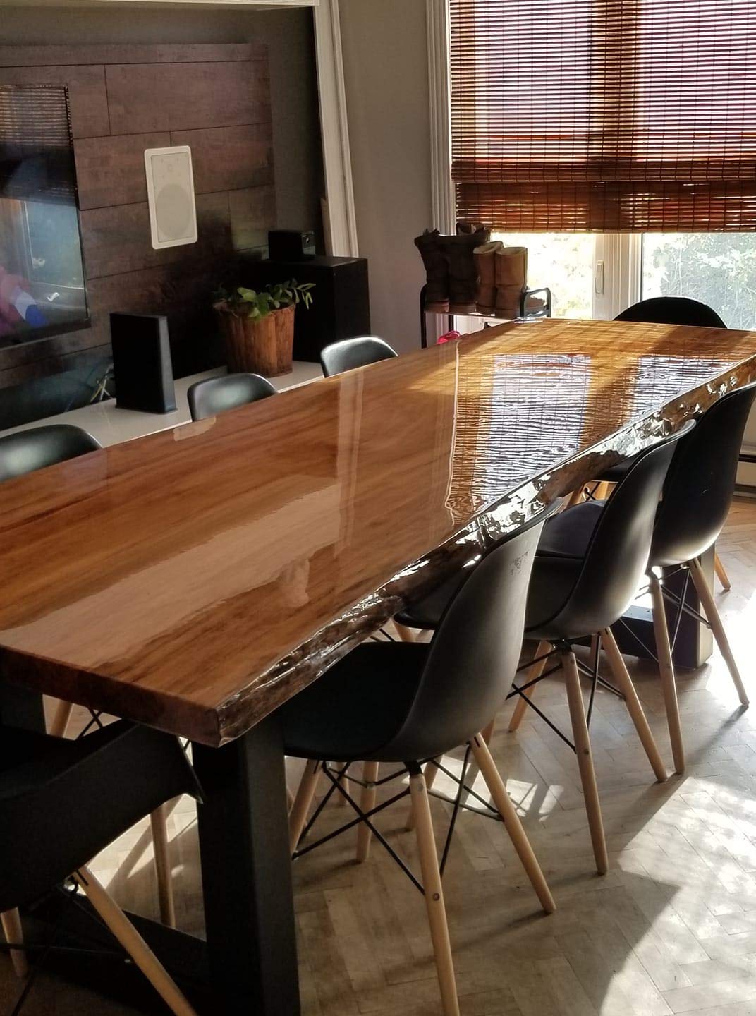 Magic Resin | Epoxy Resin for Table Tops & Coatings | 32 oz (946 mL) | Premium Quality | High Gloss Thick Clear Coat | Table Tops, Bar Tops, Countertops, Artworks, Seal Coats etc.