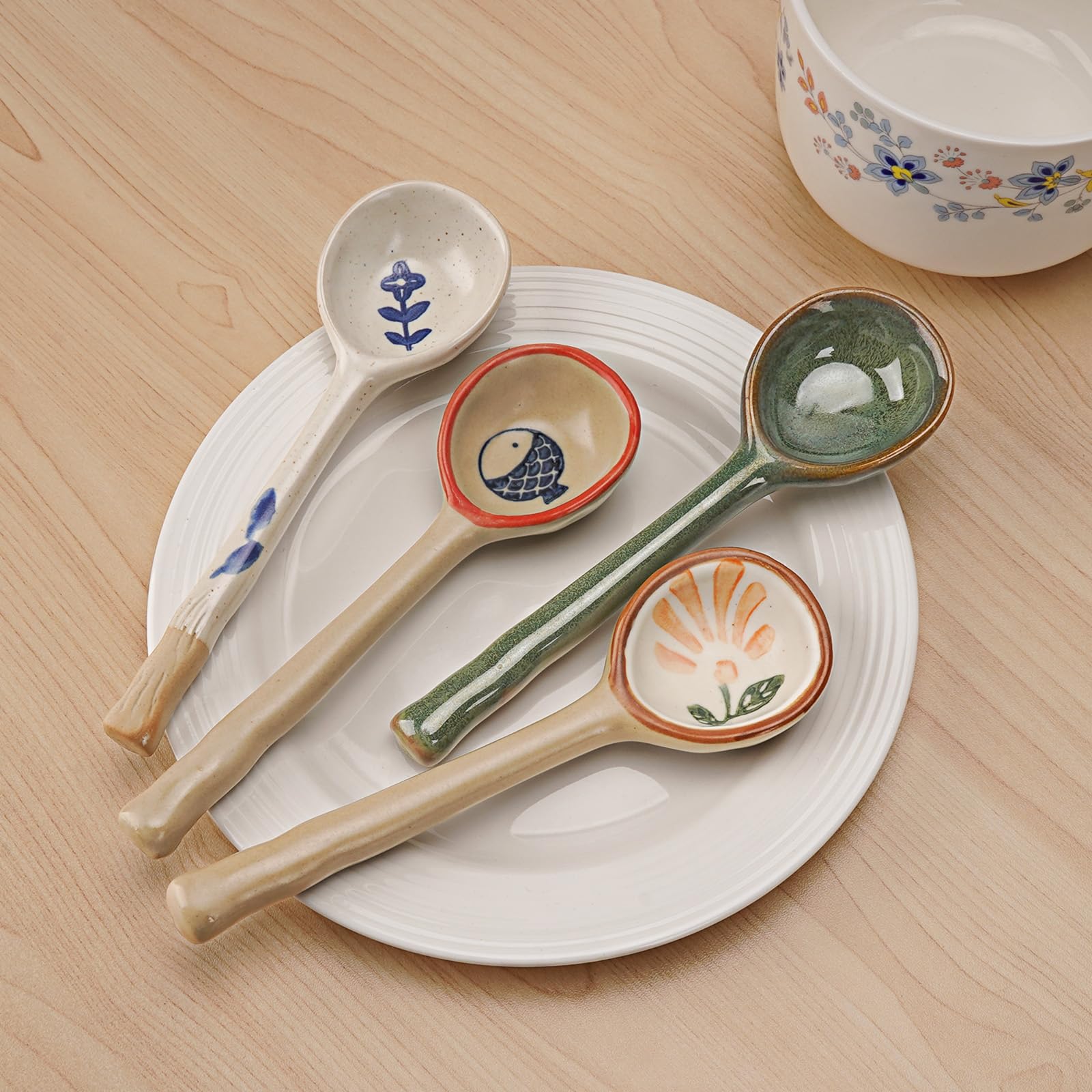 JANKOW 4 Pack Japanese Ceramic Soup Spoons, Long Handle Japanese Round Soup Spoon, Hand-Painted Porcelain Soup Spoons for Ramen Wonton Noodles Miso Dumplings