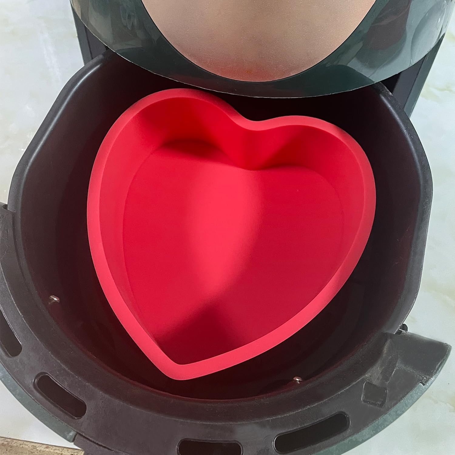 Silicone Heart Shaped Cake Pan, 3pcs 8 Inch Heart Baking Pan, Cake Molds Non-Stick Quick Release Suitable for Cheesecake Chocolate Cake Brownie Cake Puddings