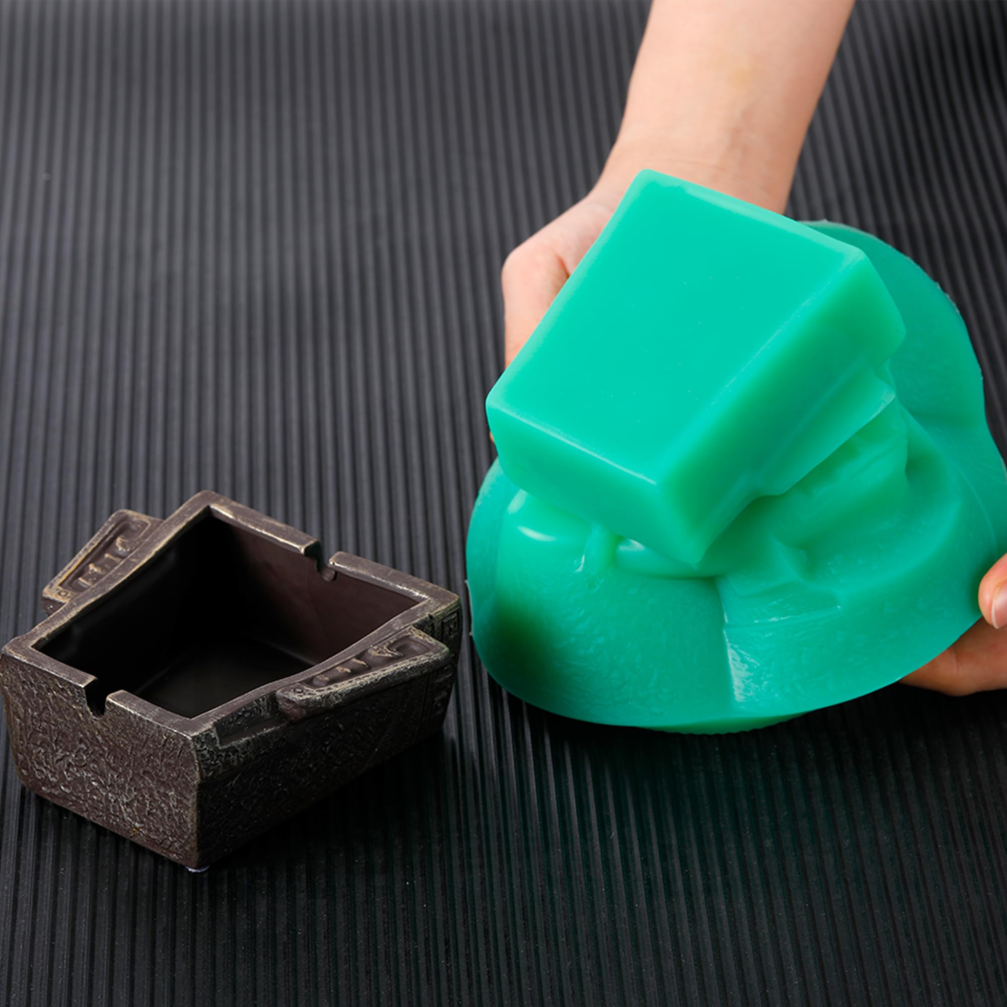 BBDINO Silicone Mold Making Kit, Super Elastic Liquid Silicone for Mold Making, N.W. 21.2 oz, 1:1 Mixing by Volume, Ideal for Casting 3D Silicon Molds| Food Molds, Jade Green