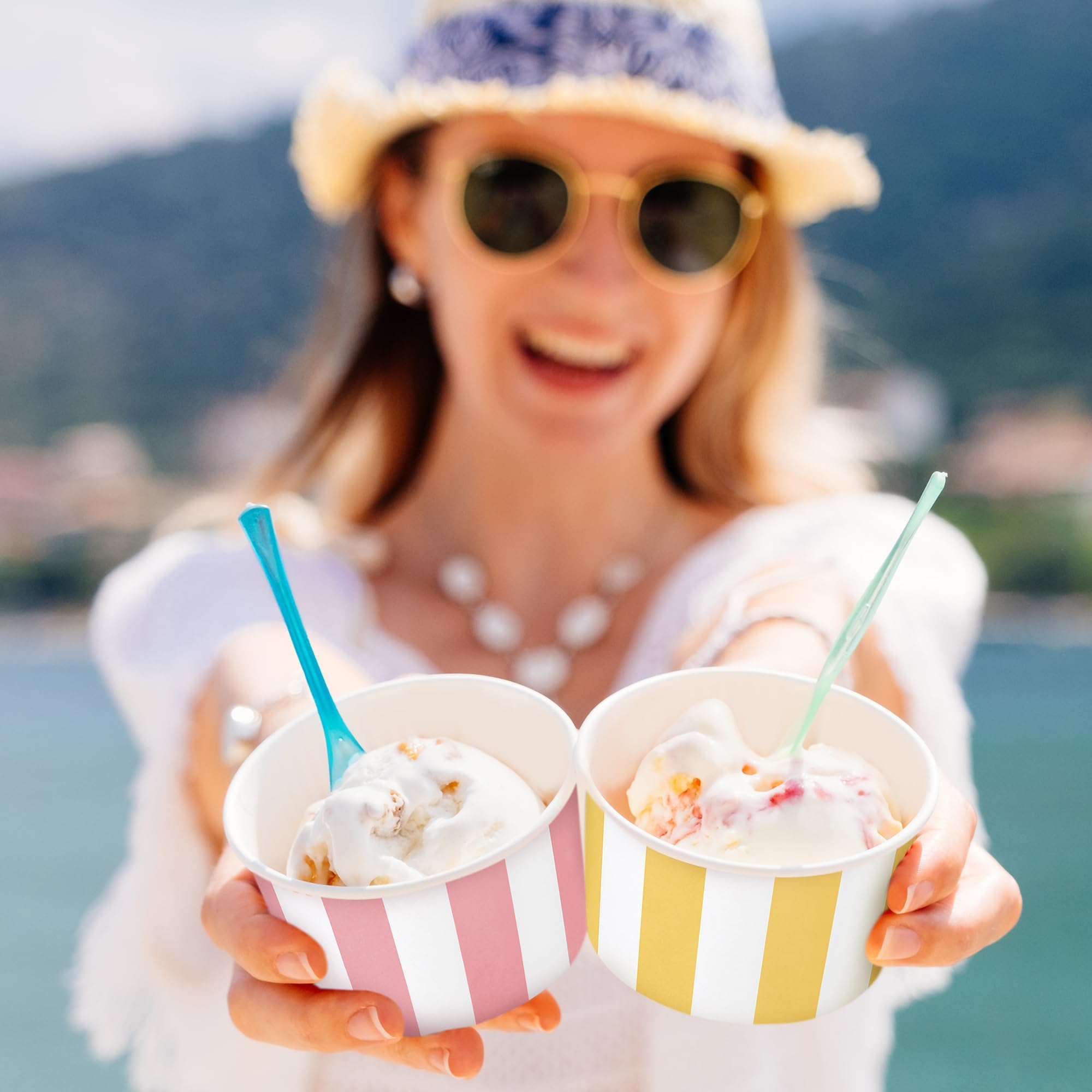 Aodaer 120 Pack Paper Ice Cream Cups 8 Ounces Disposable Dessert Bowls Ice Cream Containers Soup Snack Dessert Yogurt Sundae Bowls for Cold & Hot Foods, Birthday Party Bar Supplies, 6 Colors