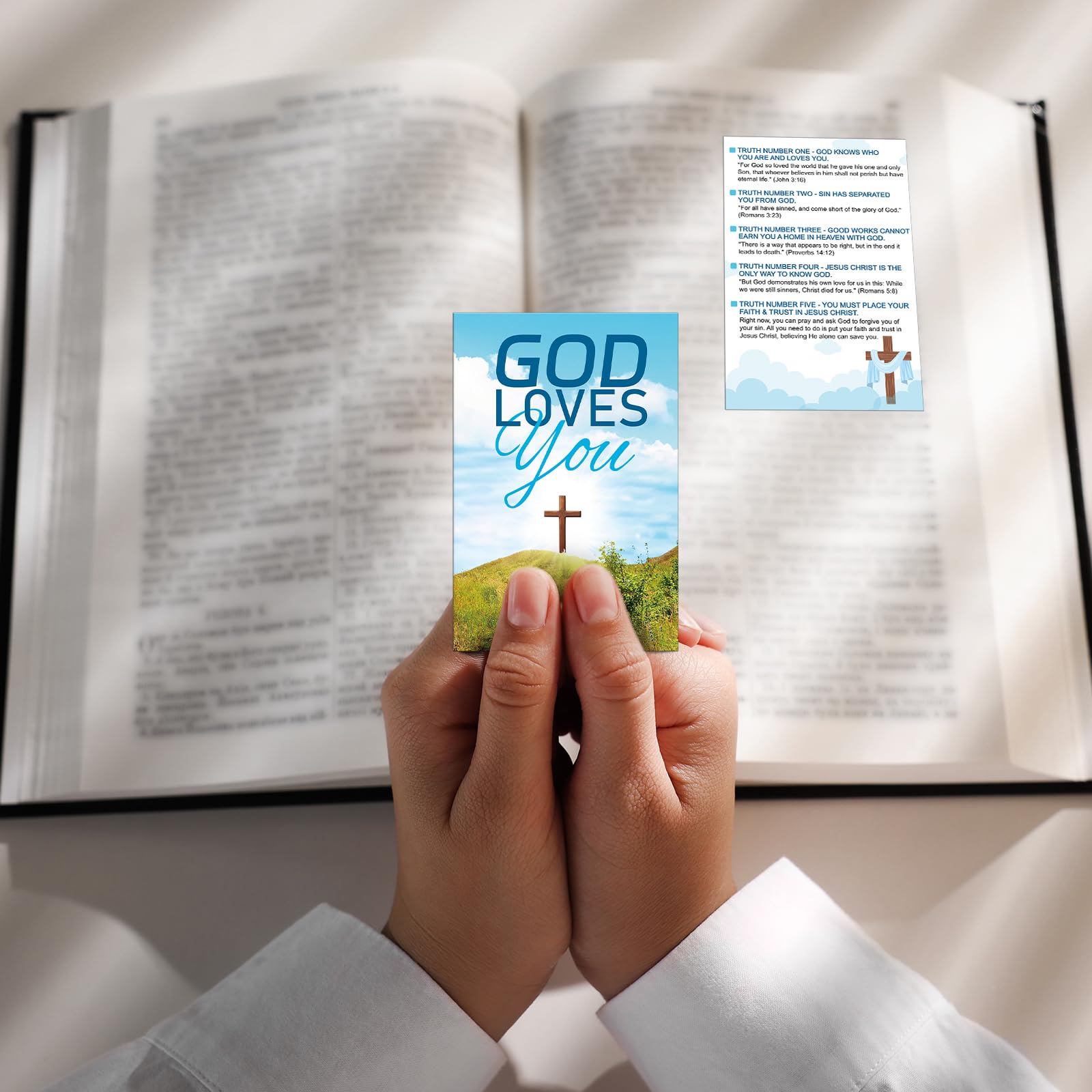 Noveread 200 Pcs Gospel Tract Card Salvation Cards Pocket Holy Postcard Prayer Postcards Christian Inspirational Bible Verses Bookmark for Christian Gift(God Loves You)