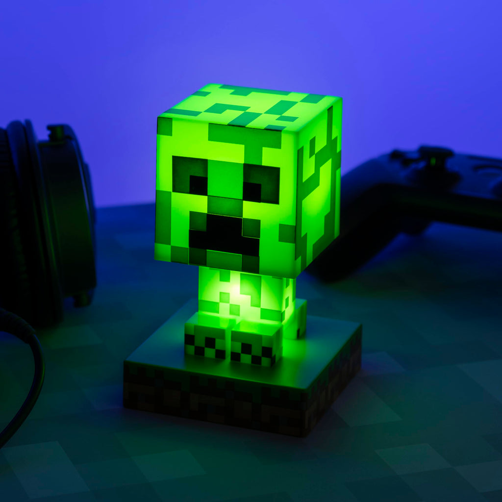 Minecraft Creeper Light, 3D Lamp - Officially Licensed Night Light - 12 cm Tall, Battery Powered, Gaming Room & Bedroom Decor for Minecraft Gamers | Paladone