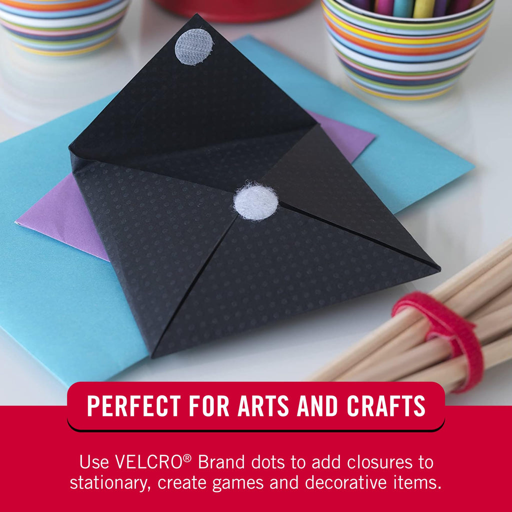 VELCRO Brand Dots with Adhesive White, 200 Pk, 3/4" Circles | Sticky Back Round Hook and Loop Closures for Organizing, Arts and Crafts, School Projects, 91824