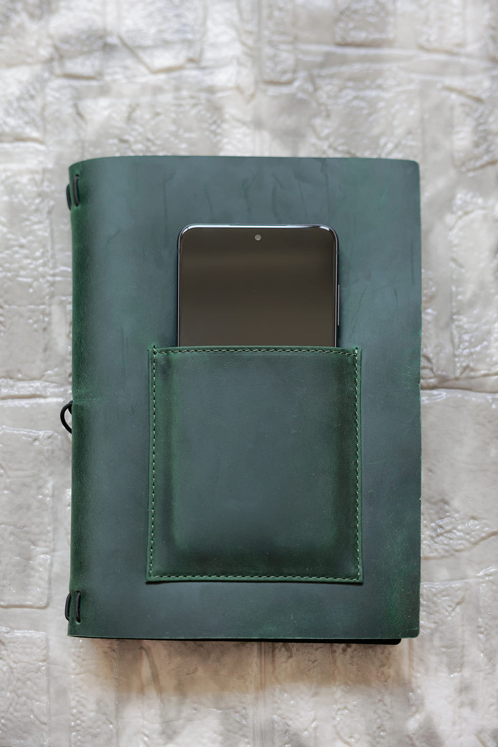 KISSKI Vintage Leather Notebook Journal, Refillable A5 Travelers Notebook Cover with Pen/Phone Pocket, 6x9 in, Writing Diary Cover/Daily Notepad for 5.5x8.5 Paper, Handmade Gift for Women/Men, Green