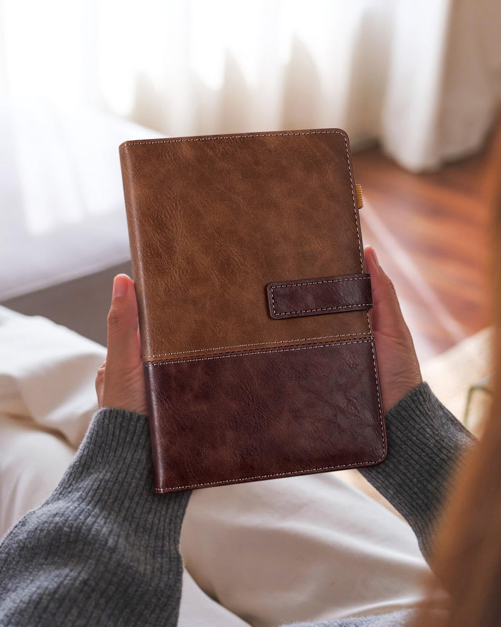 Leather Notebook Journal with Pen, A5 Lined Hardcover Notebook with Magnetic Closure, 240 Pages Daily Journal for Men Women, Ruled Journals Notebooks for Work, Writing, Note Taking - Brown