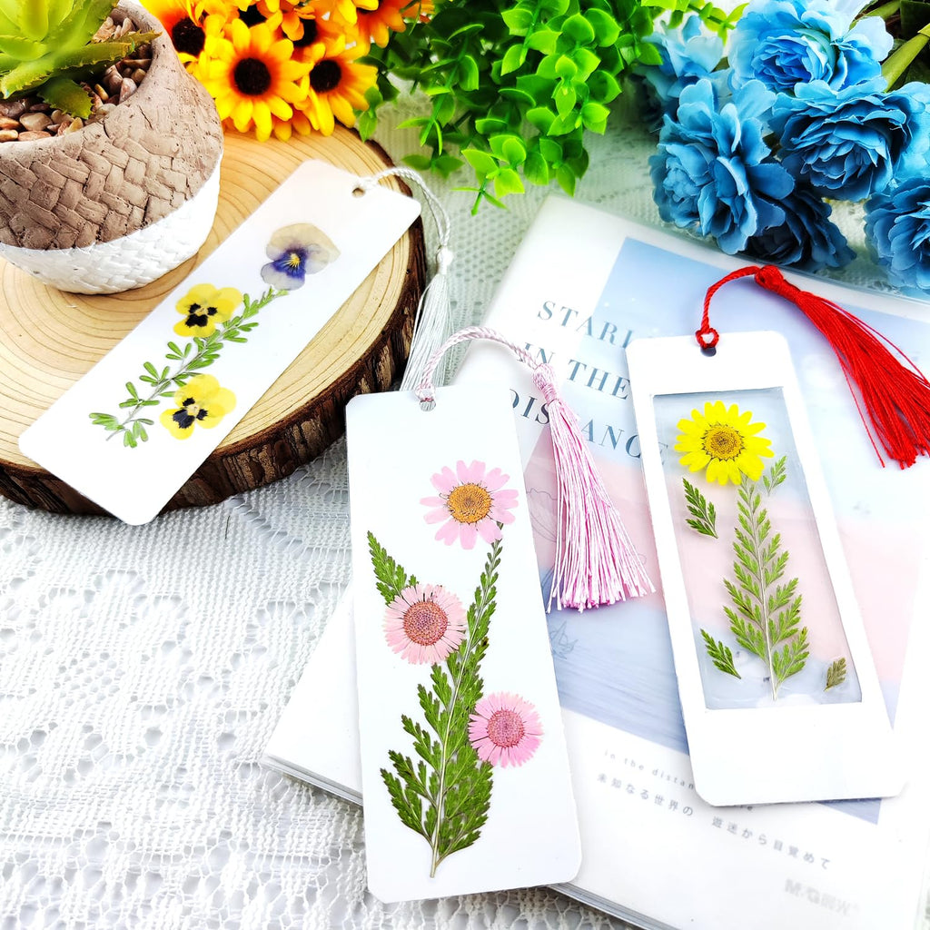 Cardstock Blank Bookmarks Set, 12 Pcs DIY White Craft Bookmarks for Pressed Flowers, Dried Floral Book mark Making Kit with 43 Pcs Pressed Flowers, 12 Pcs Tassels, DIY Book marks for Dried Floral