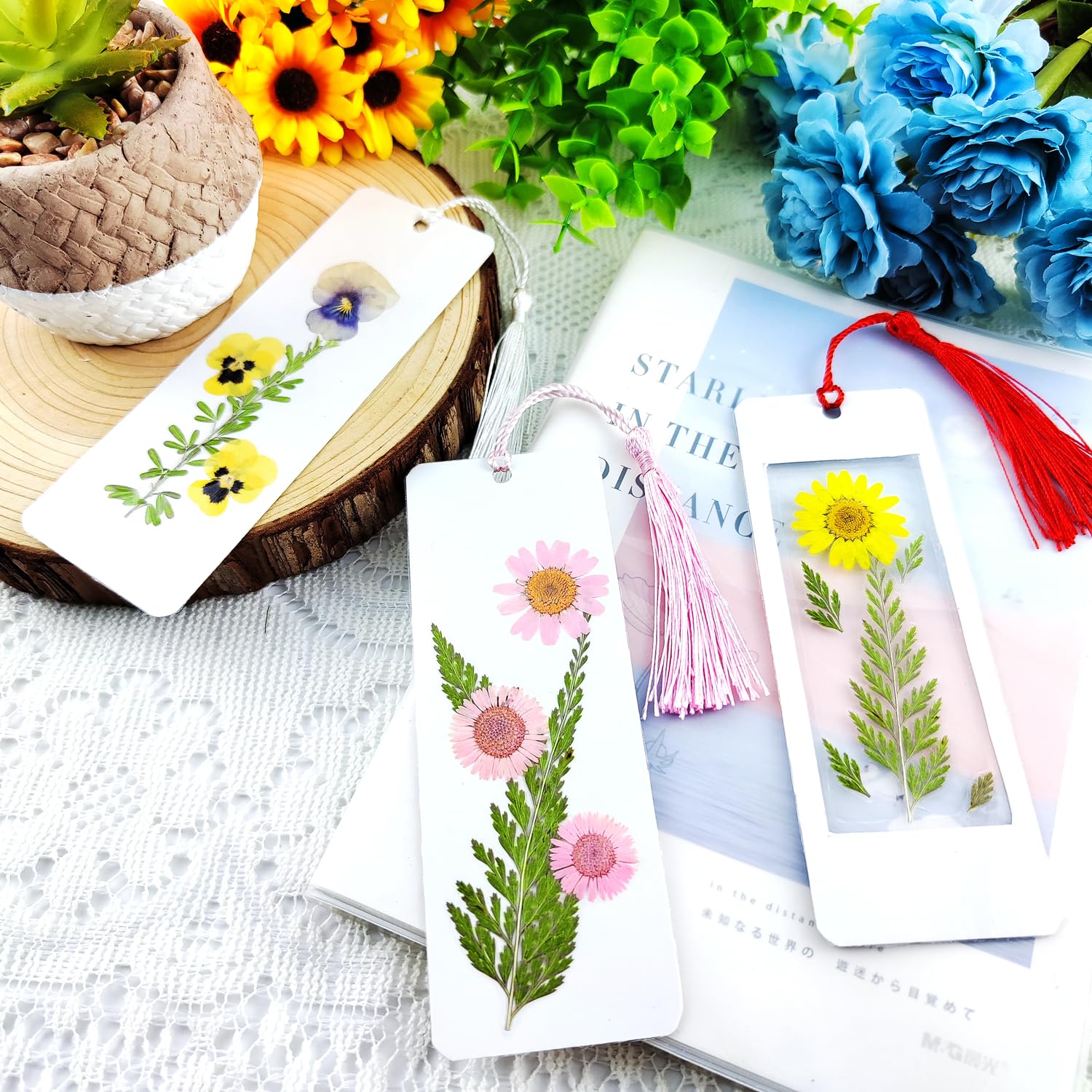 Cardstock Blank Bookmarks Set, 12 Pcs DIY White Craft Bookmarks for Pressed Flowers, Dried Floral Book mark Making Kit with 43 Pcs Pressed Flowers, 12 Pcs Tassels, DIY Book marks for Dried Floral