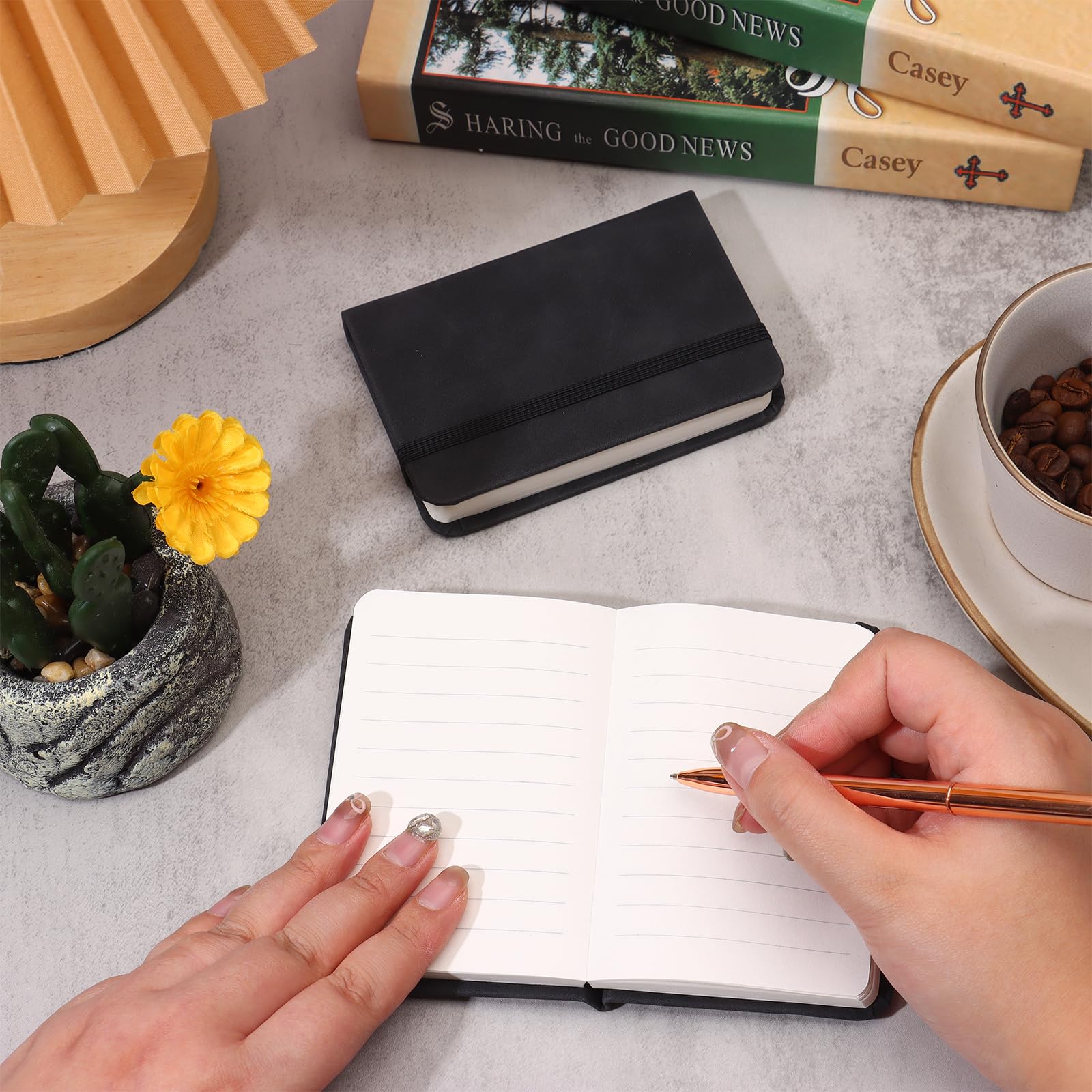10 Pcs Leather Pocket Notebook A7 Note Book Pocket Hardcover Notepad 3 x 4 Inch Mini Notepad Tiny Lined Journal Notebook With Elastic Band 200 Pages for Office Home School Writing Supplies (Black)